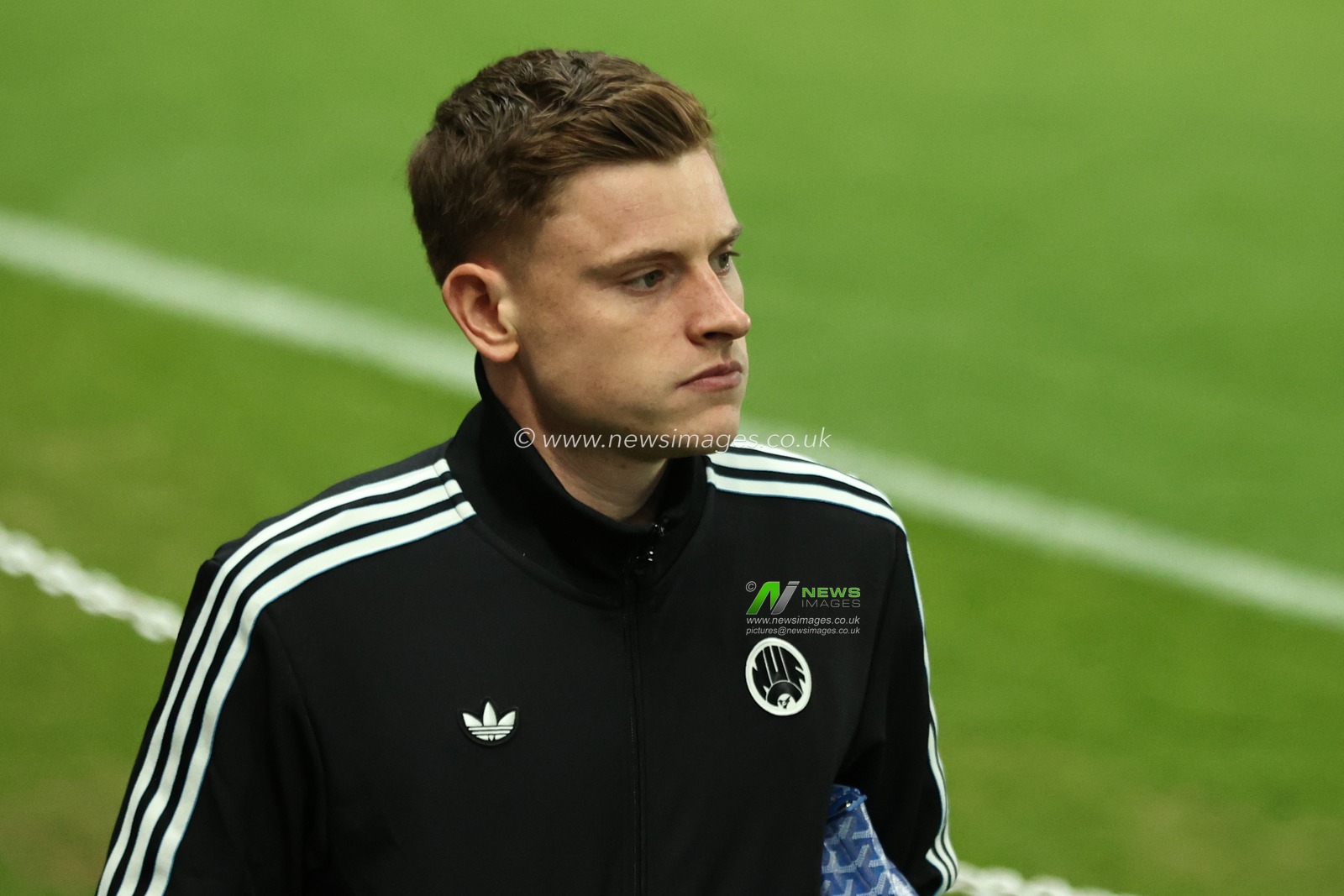 Harvey Barnes of Newcastle United arrives during the Premier League match Newcastle United vs Tottenham Hotspur at St. James's Park, Newcastle, United Kingdom, 2nd December 2025

(Photo by Alfie Cosgrove/News Images)

*** GER AUT SUI OUT ***