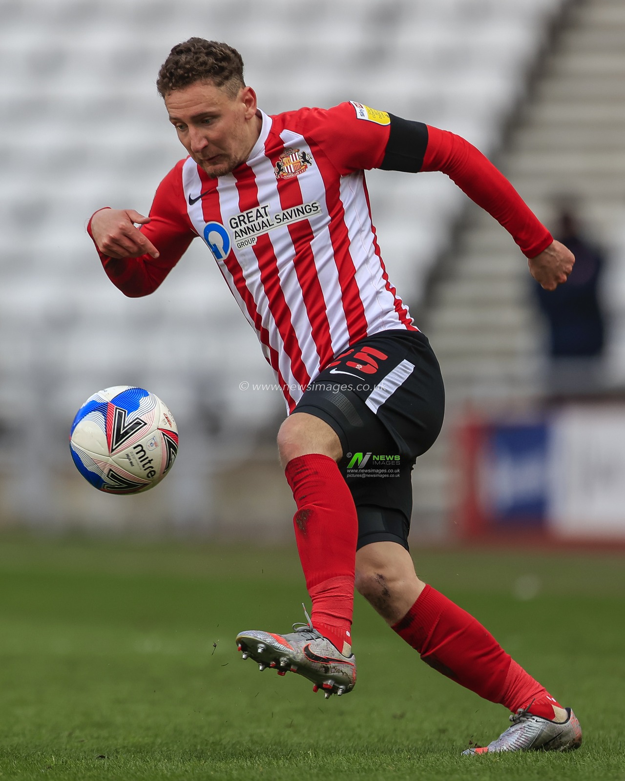 Callum McFadzean #25 of Sunderland with the ball