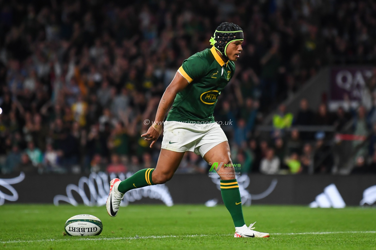 Kurt-Lee Arendse of South Africa goes over for a trygoes over for a tryduring the International match South Africa vs New Zealand at Twickenham Stadium, Twickenham, United Kingdom, 25th August 2023

(Photo by Mike Jones/News Images)