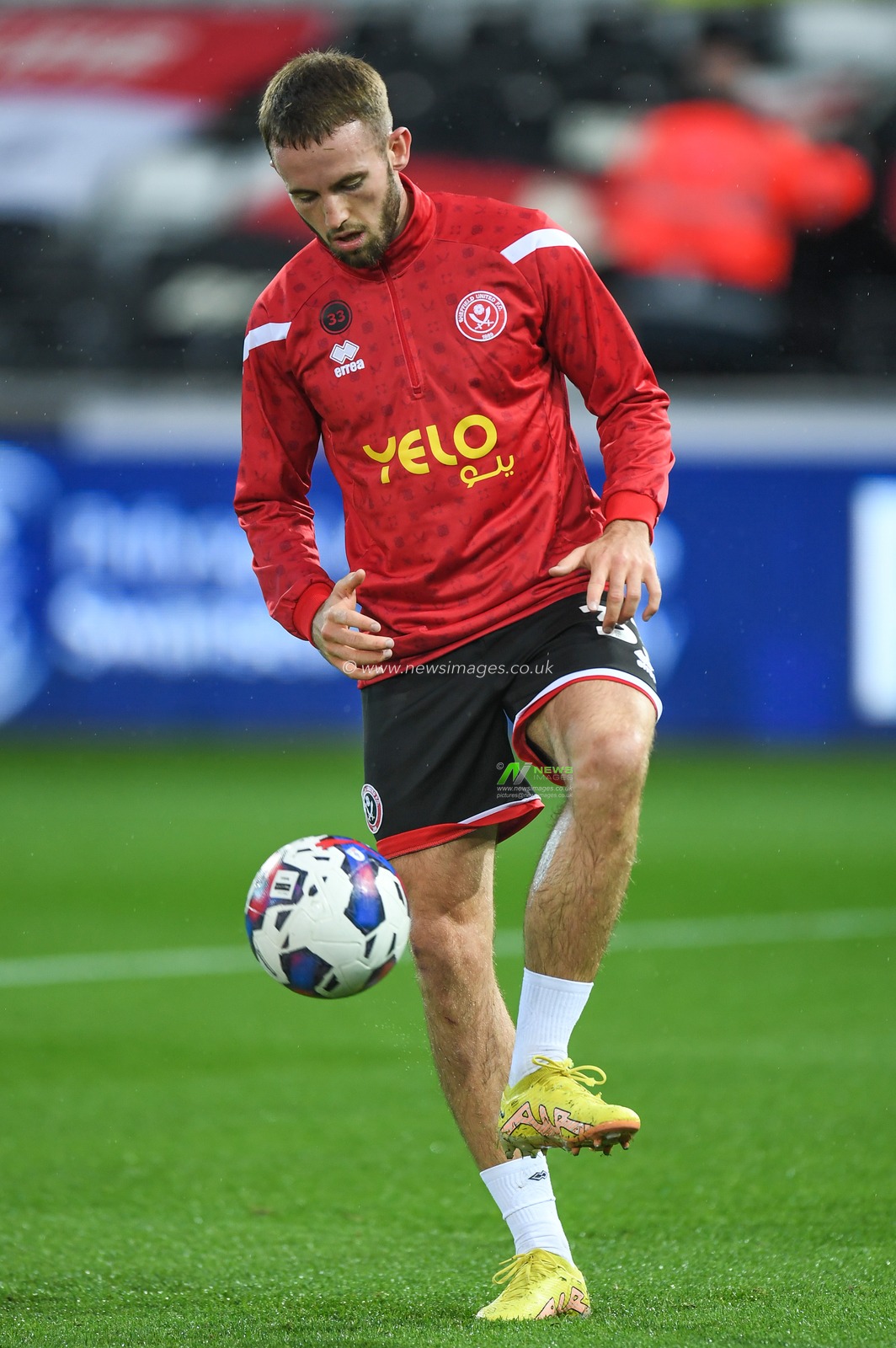 Rhys Norrington-Davies #33 of Sheffield United during the pre-game warmup  during the Sky Bet Championship match Swansea City vs Sheffield United at Swansea.com Stadium, Swansea, United Kingdom, 13th September 2022

(Photo by Mike Jones/News Images)
