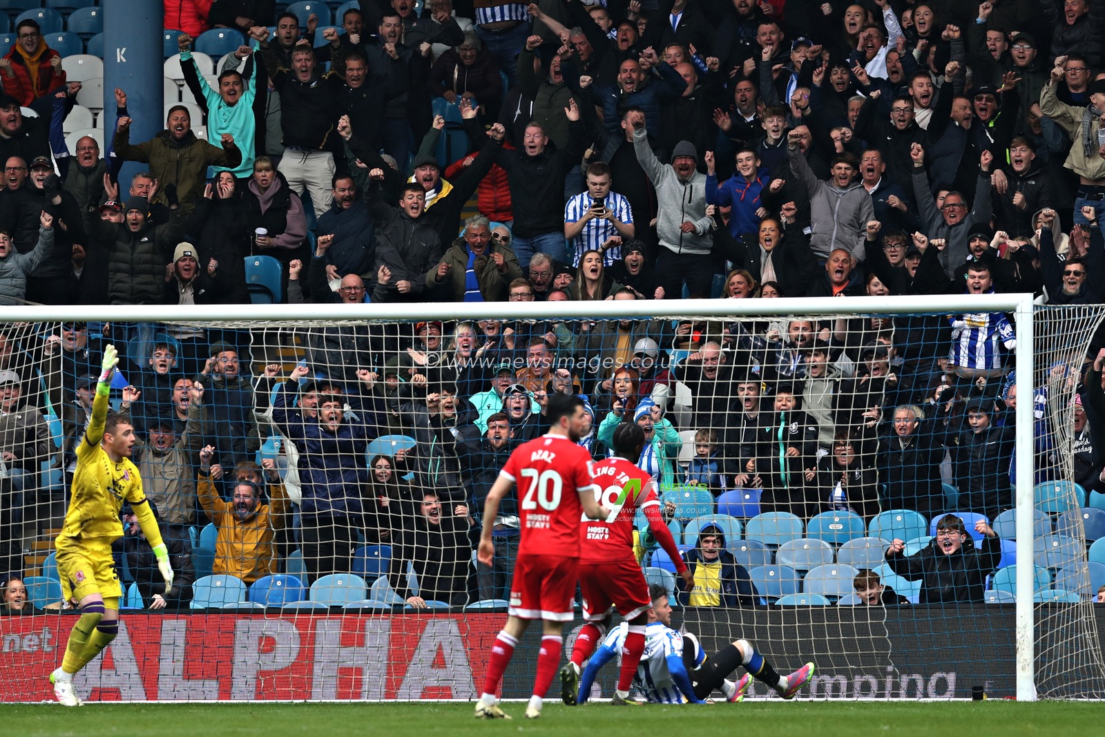 Josh Windass of Sheffield Wednesday celebrates his goal during the Sky Bet Championship match Sheffield Wednesday vs Middlesbrough at Hillsborough, Sheffield, United Kingdom, 21st April 2025

(Photo by Sam Eaden/News Images)