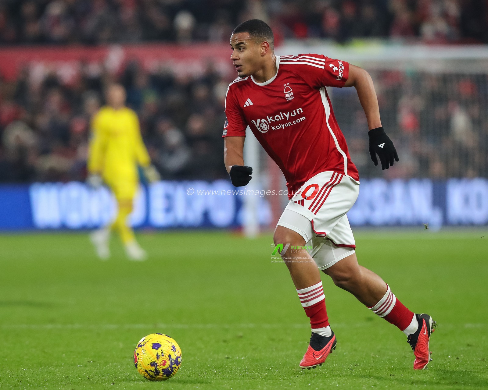 Murillo #40 of Nottingham Forest with the ball during the Premier League match Nottingham Forest vs Everton at City Ground, Nottingham, United Kingdom, 2nd December 2023

(Photo by Gareth Evans/News Images)