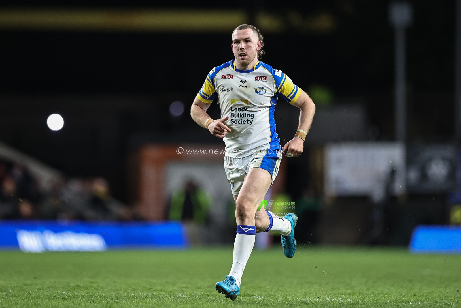 Cameron Smith of Leeds Rhinos during the Betfred Super League Round 8 match Leeds Rhinos vs Huddersfield Giants at Headingley Stadium, Leeds, United Kingdom, 19th April 2024

(Photo by Mark Cosgrove/News Images)