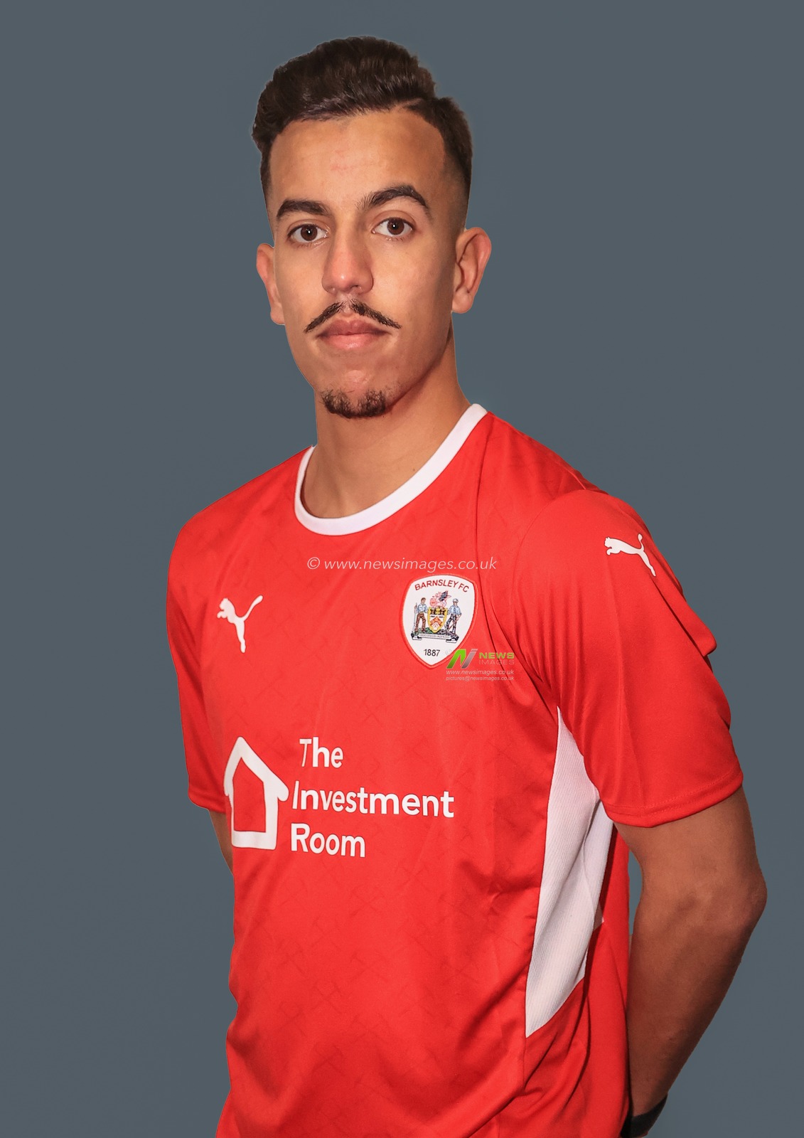 Barnsley sign Amine Bassi on loan until the end of the season from FC Metz