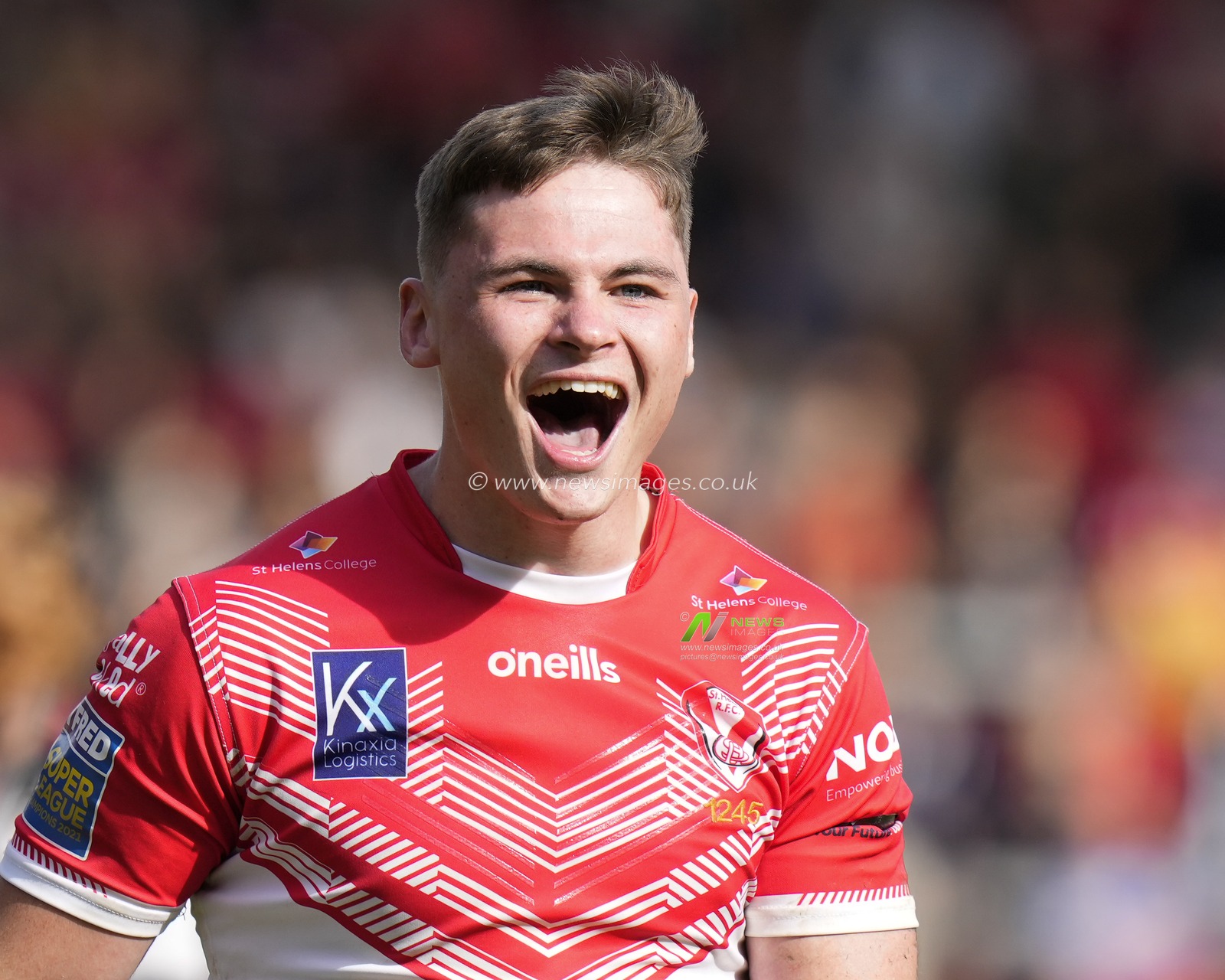Jack Welsby #1 of St Helens celebrates with the fans after the Betfred Super League match St Helens vs Salford Red Devils at Totally Wicked Stadium, St Helens, United Kingdom, 17th September 2022

(Photo by Steve Flynn/News Images)