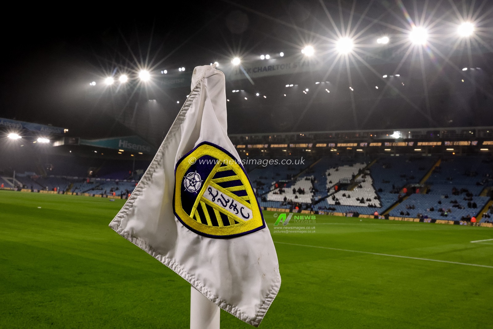 Leeds United corner flag during the Premier League match Leeds United vs Crystal Palace at Elland Road, Leeds, United Kingdom, 20th December 2025

(Photo by Mark Cosgrove/News Images)

*** GER AUT SUI OUT ***
