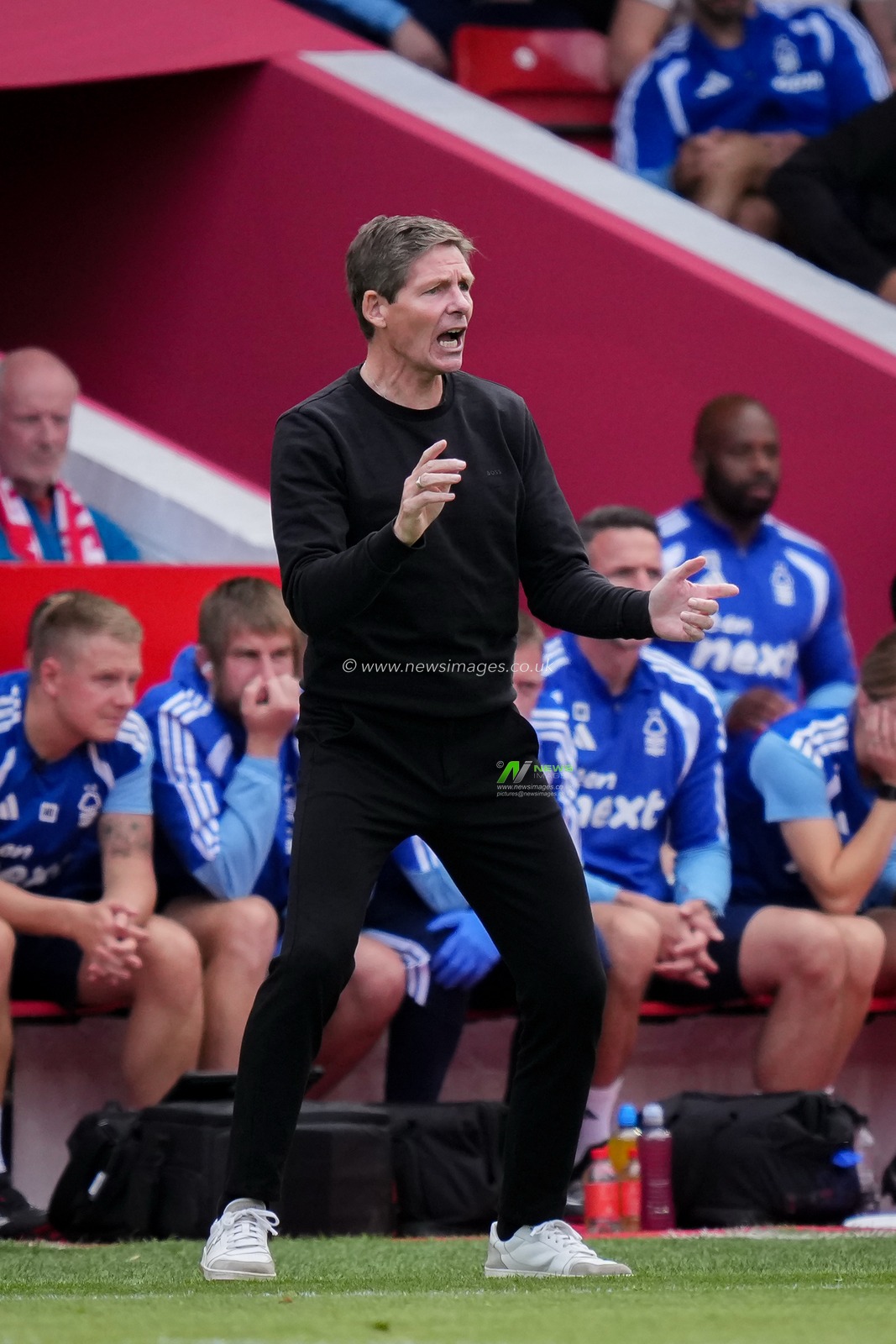 Nottingham Forest manager Oliver Glasner gives his team instructions  during the Premier League match Nottingham Forest vs Tottenham Hotspur at City Ground, Nottingham, United Kingdom on 05 September 2026

(Photo by Maynard Manyowa/News Images)