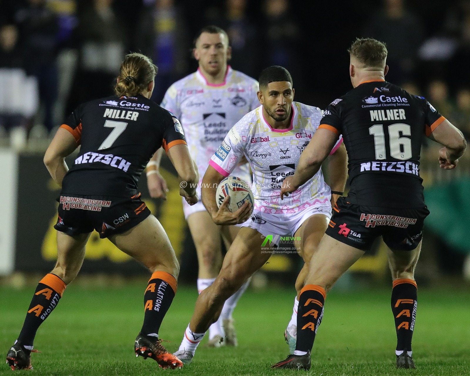 Nene Macdonald #4 of Leeds Rhinos runs with the ball during the Betfred Super League Round 5 match Castleford Tigers vs Leeds Rhinos at The Mend-A-Hose Jungle, Castleford, United Kingdom, 16th March 2023

(Photo by James Heaton/News Images)