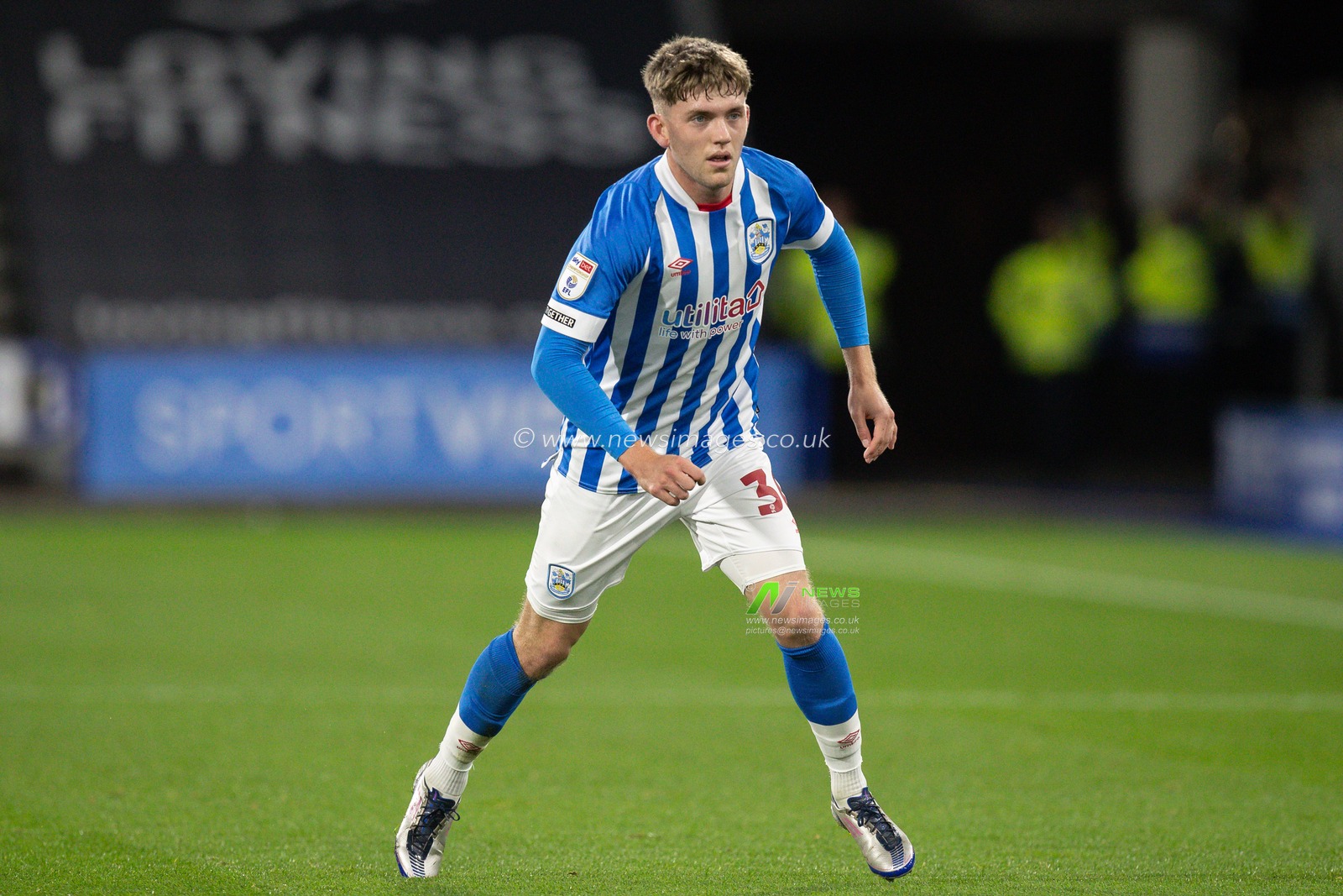 Ben Jackson #30 of Huddersfield Town during the Sky Bet Championship match Huddersfield Town vs Sunderland at John Smith's Stadium, Huddersfield, United Kingdom, 2nd November 2022

(Photo by James Heaton/News Images)
