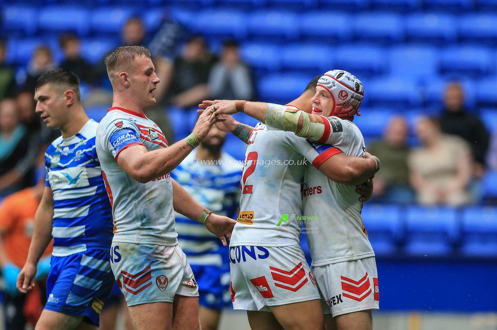 27th July 2019 , University of Bolton Stadium, Bolton, England; 2019 Coral Challenge Cup Semi-Final, St Helens vs Halifax RLFC ; Theo Fages (6) of St Helens celebrates his try 


Credit: Mark Cosgrove/News Images