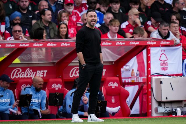 Tottenham Hotspur manager Roberto De Zerbi gives his team instructions  during the Premier League match Nottingham Forest vs Tottenham Hotspur at City Ground, Nottingham, United Kingdom on 05 September 2026

(Photo by Maynard Manyowa/News Images)