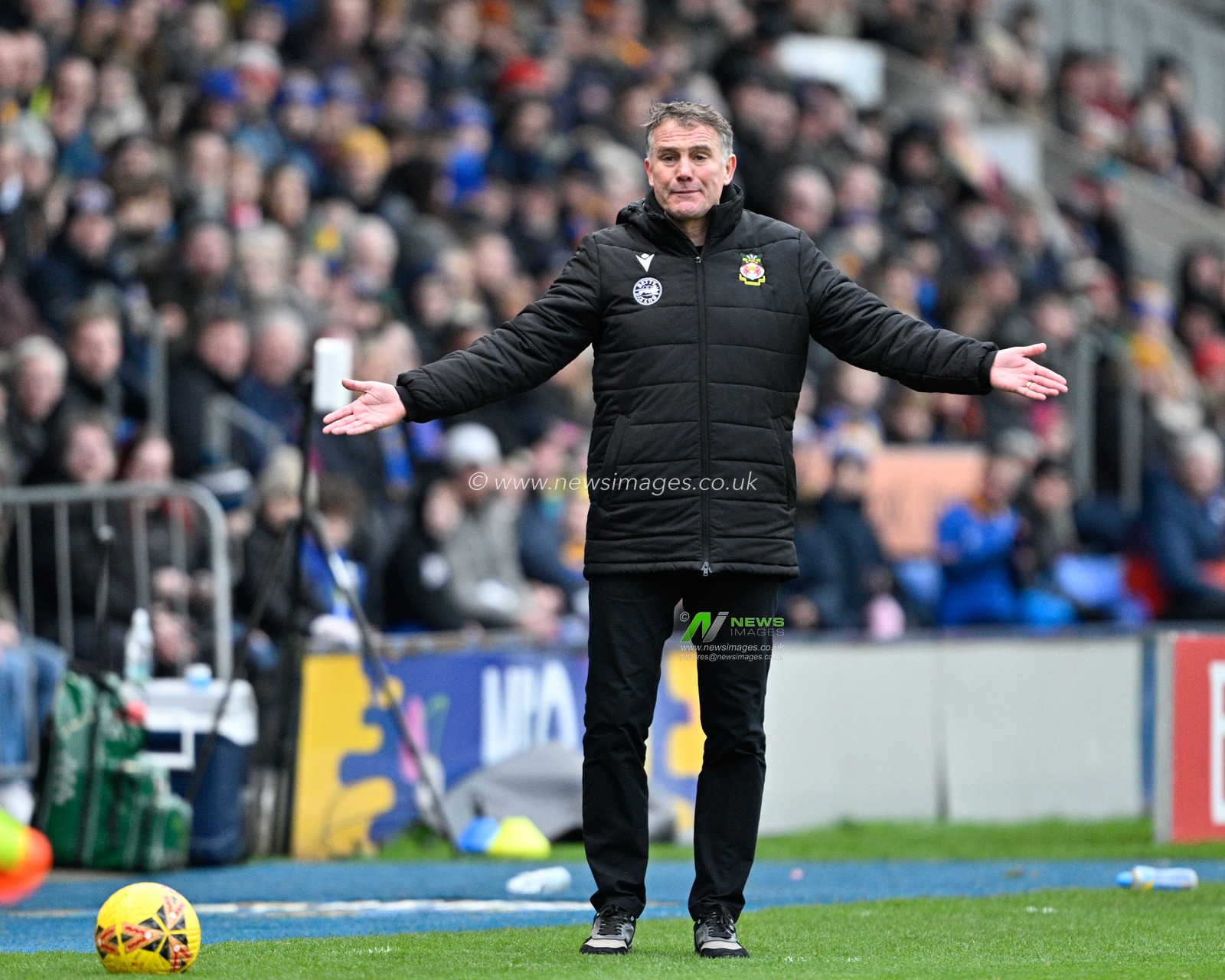 Phil Parkinson manager of Wrexham reacts, during the Emirates FA Cup Third Round match Shrewsbury Town vs Wrexham at Croud Meadow, Shrewsbury, United Kingdom, 7th January 2024

(Photo by Cody Froggatt/News Images)