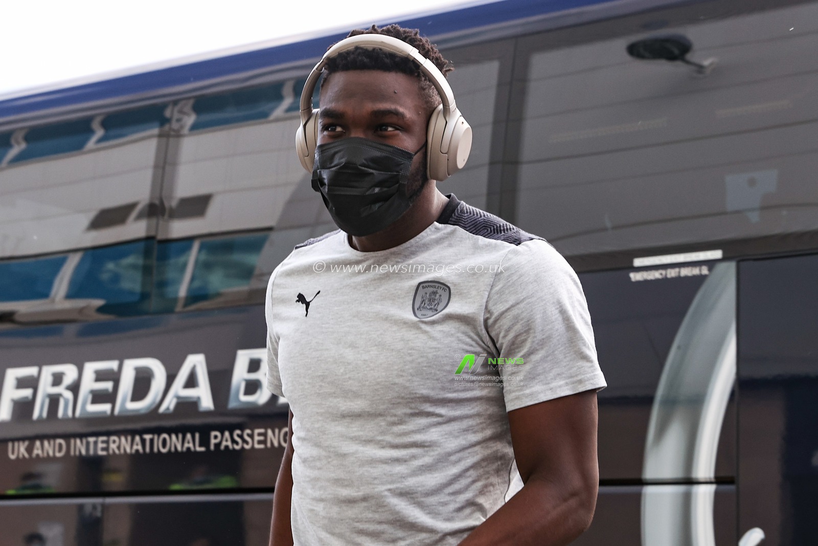 Daryl Dike #10 of Barnsley arrives at the Liberty Stadium