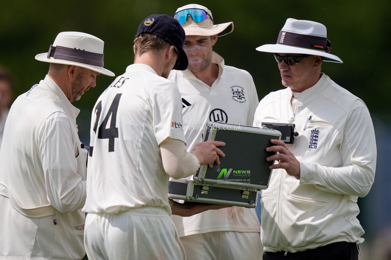 Craig Miles brings over the umpires balls for a ball change during the county Championship Division Two day 4 Derbyshire vs Gloucestershire at The Central Co-Op County Ground, Derby, United Kingdom on 27 April 2026

(Photo by Maynard Manyowa/News Images)