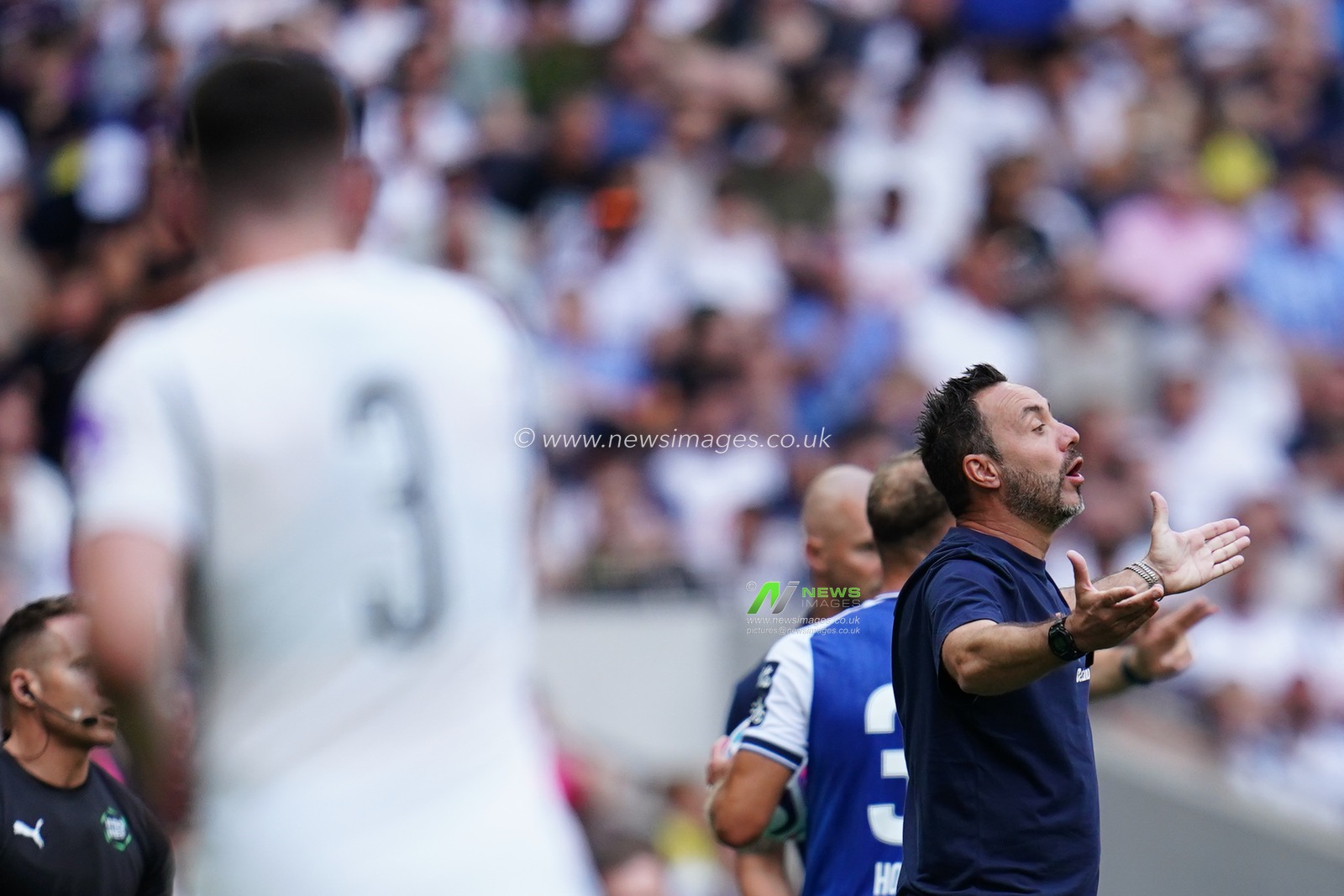 Roberto De Zerbi manager of Tottenham Hotspurduring the pre-season friendly match Tottenham Hotspur vs Hoffenheim at Tottenham Hotspur Stadium, London, United Kingdom on 15 August 2026

(Photo by Harvey Murphy/News Images)