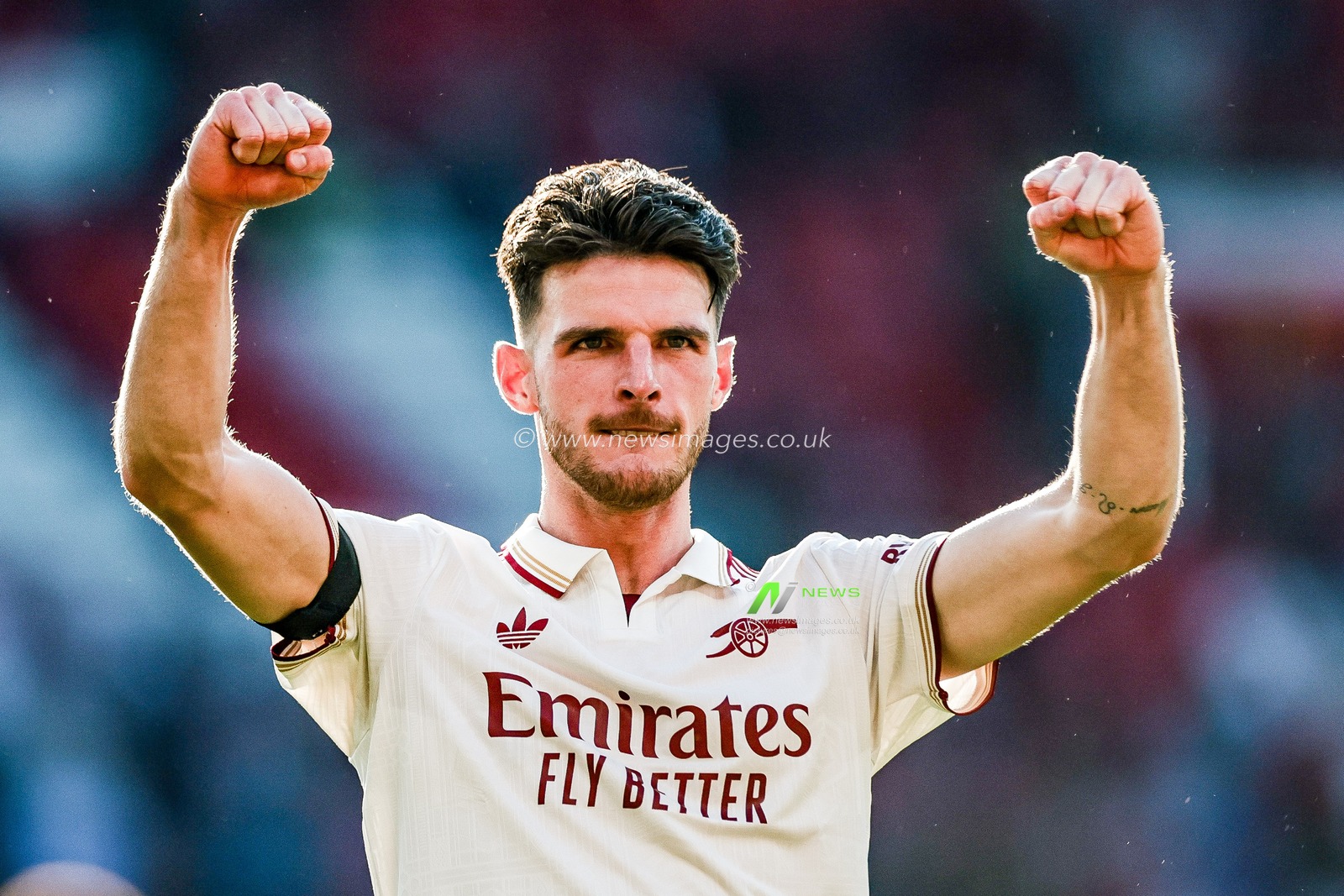 Declan Rice of Arsenal celebrates with the fans after the teams victory following the Premier League match Manchester United vs Arsenal at Old Trafford, Manchester, United Kingdom, 17th August 2025

(Photo by Mark Cosgrove/News Images)