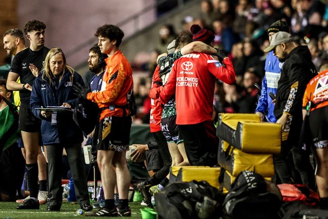 Matt Davis of Leigh Leopards leaves the field of play due to injury during the Betfred Super League match Wigan Warriors vs Leigh Leopards at The Brick Community Stadium, Wigan, United Kingdom on 26 February 2026

(Photo by Alfie Cosgrove/News Images)