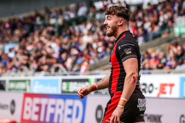Matty Ashton of Warrington Wolves celebrates his try during the Betfred Super League round 26 match Wakefield Trinity vs Warrington Wolves at DIY Kitchens Stadium, Wakefield, United Kingdom on 05 September 2026

(Photo by Alfie Cosgrove/News Images)
