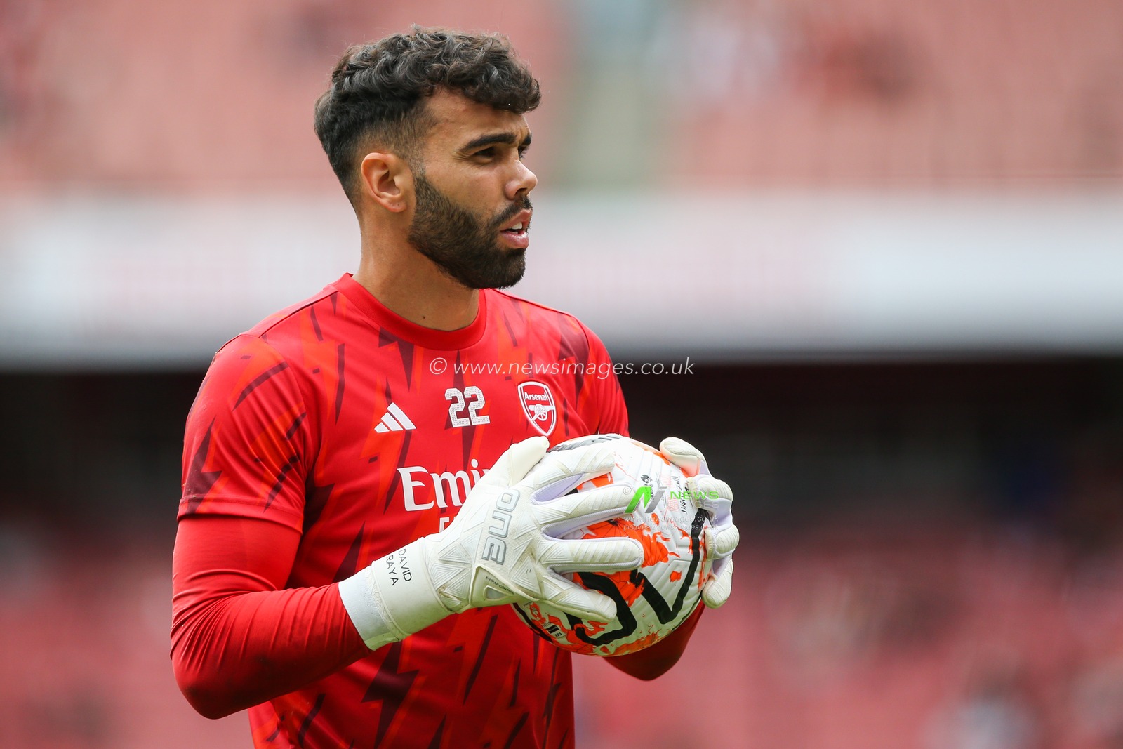 David Raya #22 of Arsenal warms up during the Premier League match Arsenal vs Fulham at Emirates Stadium, London, United Kingdom, 26th August 2023

(Photo by Arron Gent/News Images)