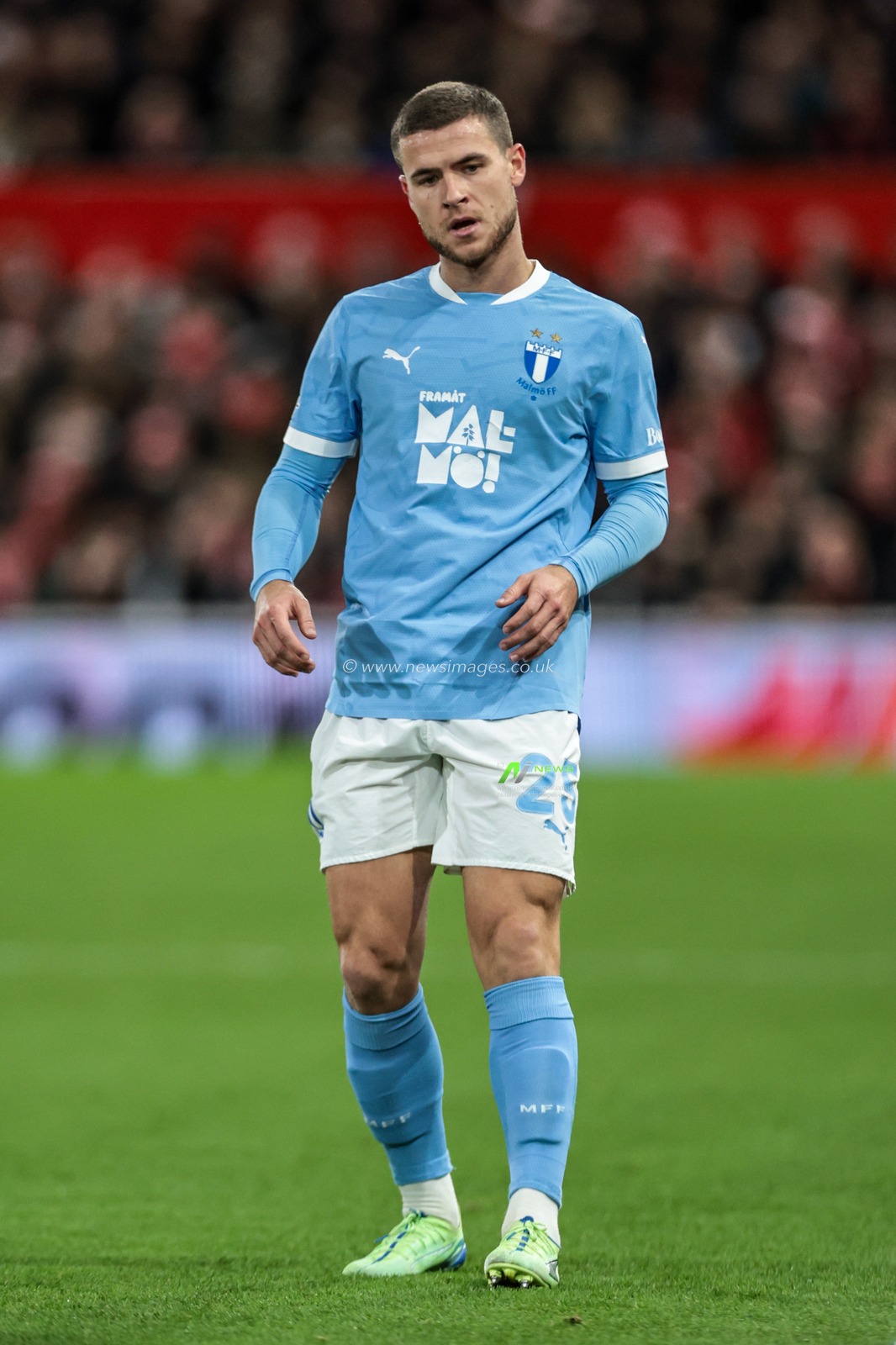 Gabriel Busanello of Malmo FF during the UEFA Europa League Matchday 5 of 8 Nottingham Forest vs Malmo FF at City Ground, Nottingham, United Kingdom, 27th November 2025

(Photo by Mark Cosgrove/News Images)

*** GER AUT SUI OUT ***