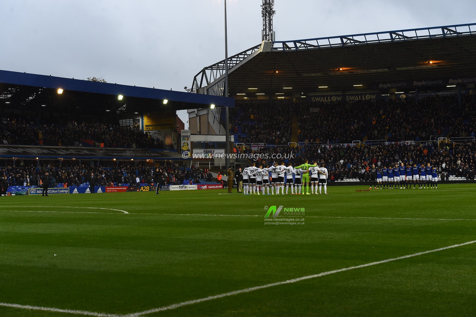 9th November 2019, St Andrews, Birmingham, England; Sky Bet Championship, Birmingham City v Fulham : A minutes silence before kickoff

Credit: Gareth Dalley/News Images