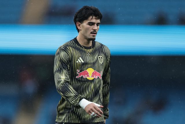 Pascal Struijk of Leeds United in the pregame warmup session during the Premier League match Manchester City vs Leeds United at Etihad Stadium, Manchester, United Kingdom, 29th November 2025

(Photo by Mark Cosgrove/News Images)

*** GER AUT SUI OUT ***