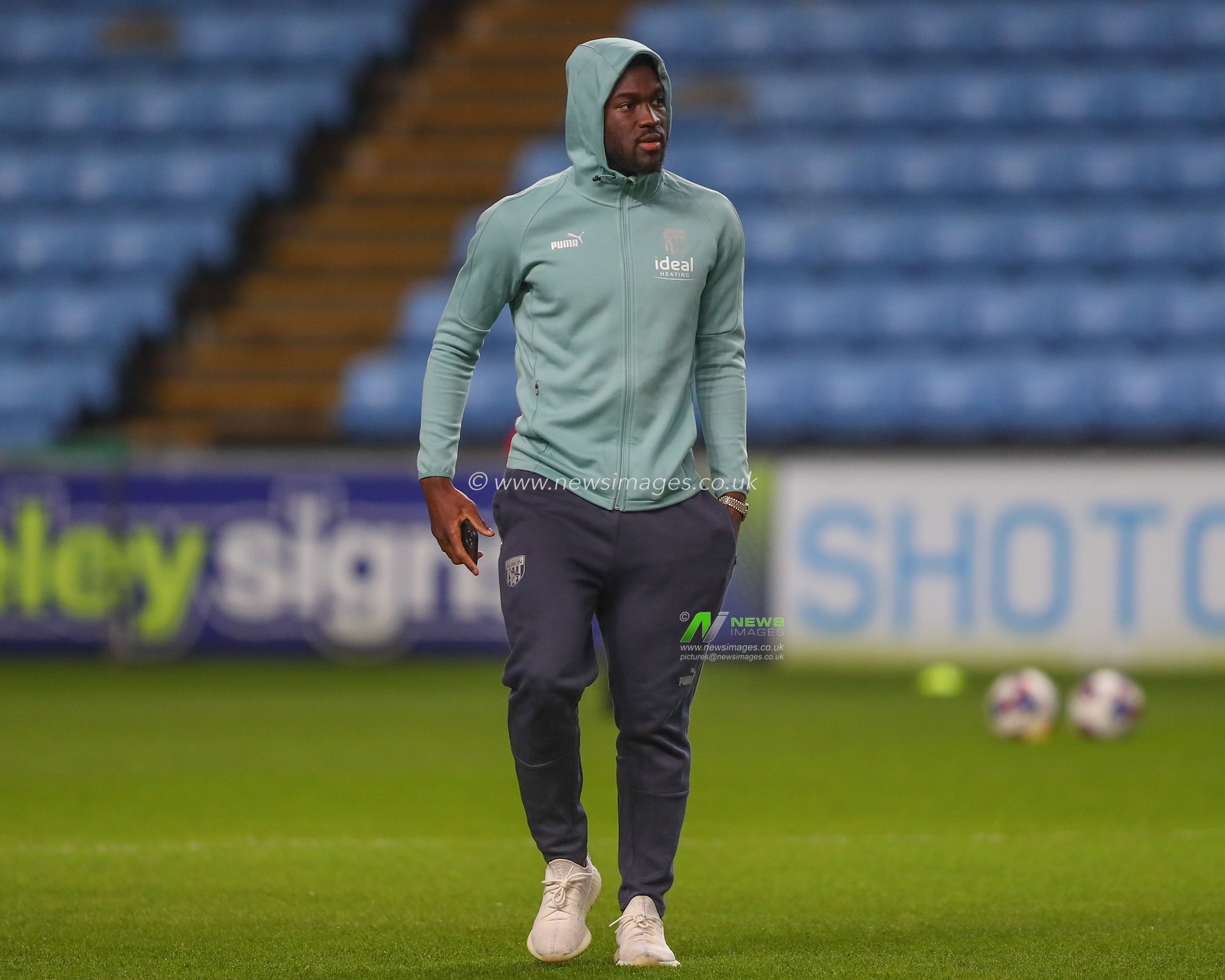 Daryl Dike #12 of West Bromwich Albion arrives ahead of the Sky Bet Championship match Coventry City vs West Bromwich Albion at Coventry Building Society Arena, Coventry, United Kingdom, 21st December 2022

(Photo by Gareth Evans/News Images)