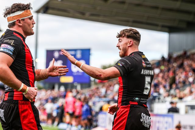Matty Ashton of Warrington Wolves celebrates his try during the Betfred Super League round 26 match Wakefield Trinity vs Warrington Wolves at DIY Kitchens Stadium, Wakefield, United Kingdom on 05 September 2026

(Photo by Alfie Cosgrove/News Images)