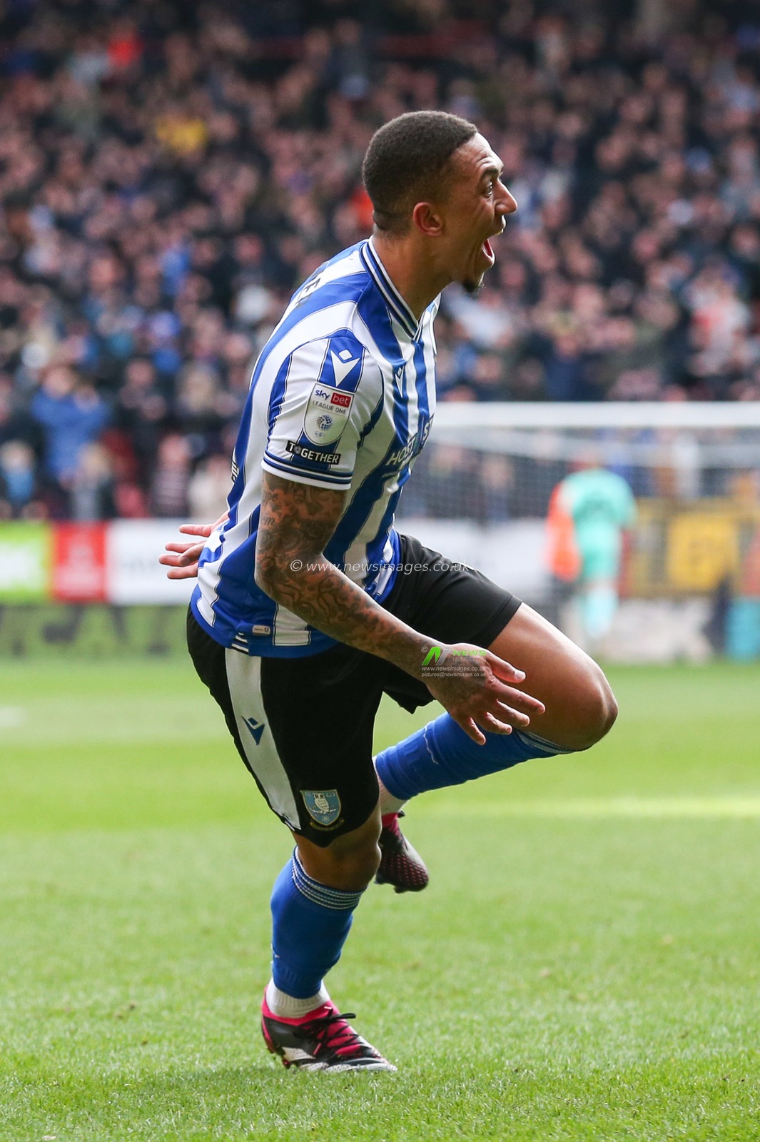 Liam Palmer #2 of Sheffield Wednesday celebrates his goal to make it 0-1 during the Sky Bet League 1 match Charlton Athletic vs Sheffield Wednesday at The Valley, London, United Kingdom, 25th February 2023

(Photo by Arron Gent/News Images)