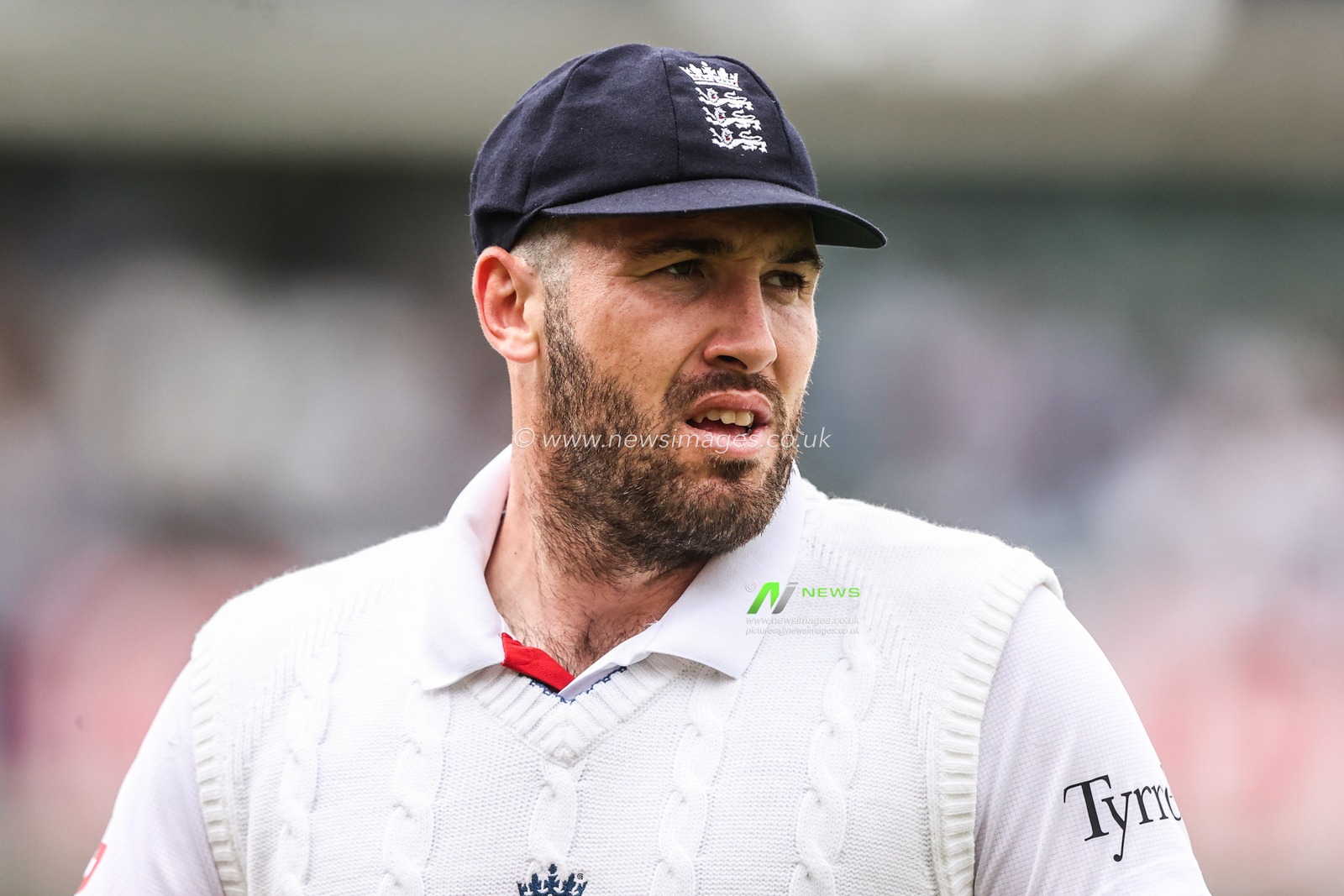 Jamie Overton of England during the Rothesay 5th Rothesay Test Day 1 Match England v India at The Kia Oval, London, United Kingdom, 31st July 2025

(Photo by Alfie Cosgrove/News Images)