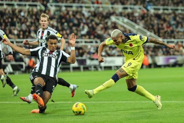 Malick Thiaw of Newcastle United blocks a shot off Richarlison of Tottenham Hotspur during the Carabao Cup Last 16 Newcastle United vs Tottenham Hotspur at St. James's Park, Newcastle, United Kingdom, 29th October 2025

(Photo by Mark Cosgrove/News Images)

*** GER AUT SUI OUT ***