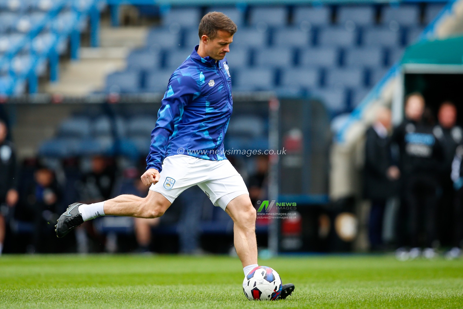 Jonathan Hogg #6 of Huddersfield Town warms up before the Sky Bet Championship match Huddersfield Town vs Reading at John Smith's Stadium, Huddersfield, United Kingdom, 8th May 2023

(Photo by Ben Early/News Images)