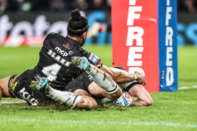 Joe Batchelor of Hull FC goes over for a try during the Betfred Super League round 1 match Hull FC vs Bradford Bulls at MKM Stadium, Hull, United Kingdom on 14 February 2026

(Photo by Alfie Cosgrove/News Images)