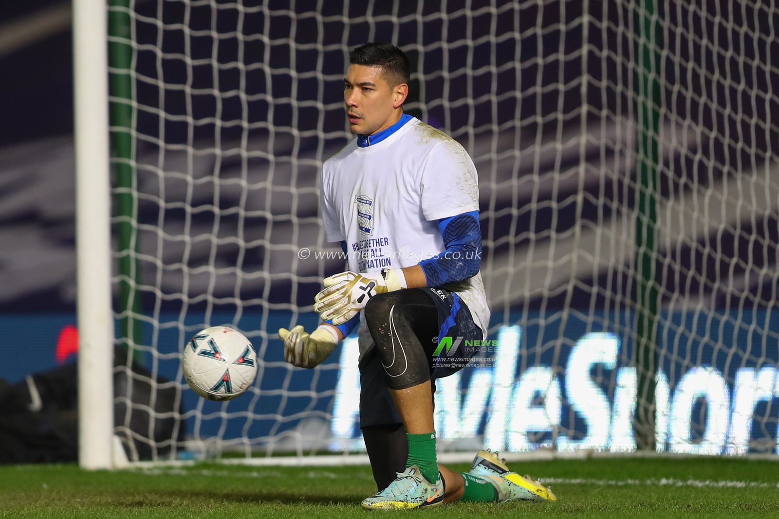 Neil Etheridge #1 of Birmingham City during the pre-game warm up ahead of the Emirates FA Cup Fourth Round Replay match Birmingham City vs Blackburn Rovers at St Andrews, Birmingham, United Kingdom, 31st January 2023

(Photo by Gareth Evans/News Images)