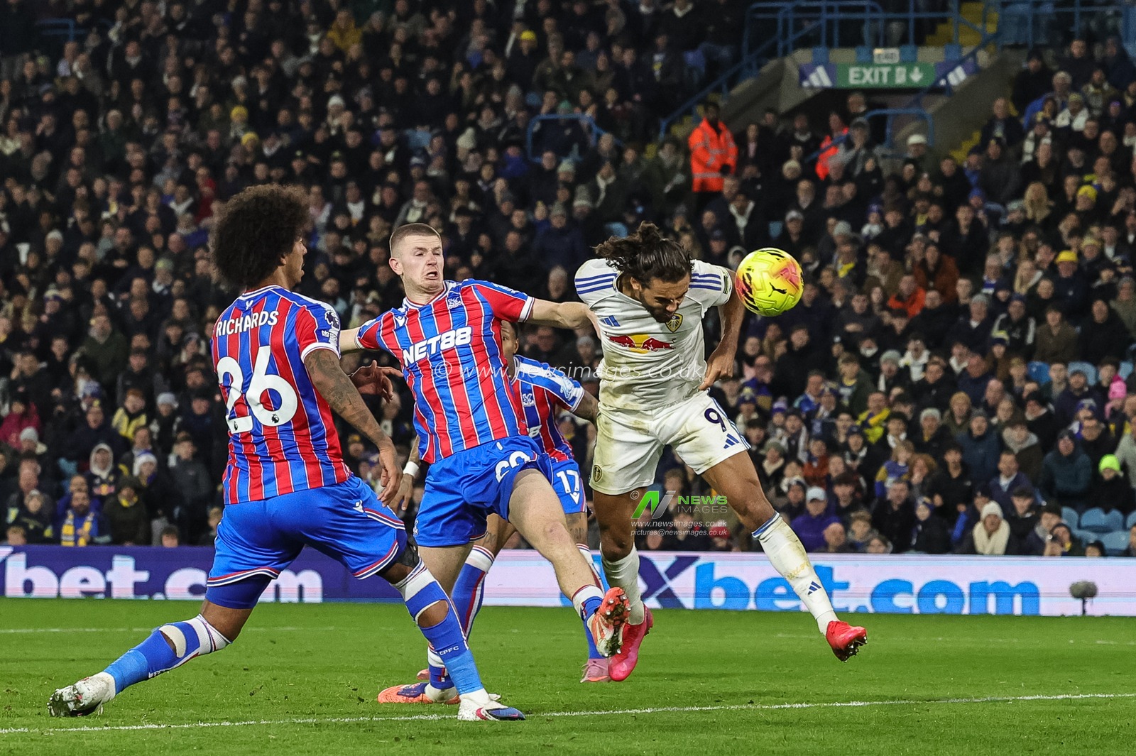 Dominic Calvert-Lewin of Leeds United scores to make it 2-0 during the Premier League match Leeds United vs Crystal Palace at Elland Road, Leeds, United Kingdom, 20th December 2025

(Photo by Mark Cosgrove/News Images)

*** GER AUT SUI OUT ***