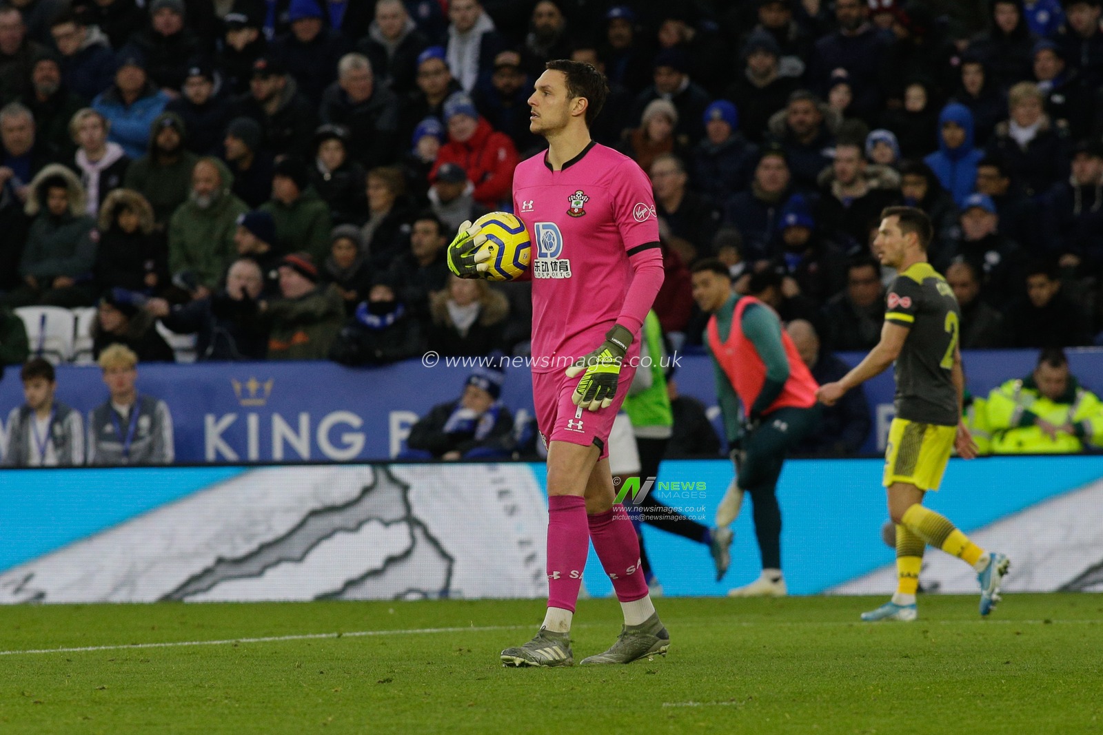 11th January 2020, King Power Stadium, Leicester, England; Premier League, Leicester City v Southampton : Alex McCarthy (1) of Southampton 

Credit: Kurt Fairhurst/News Images