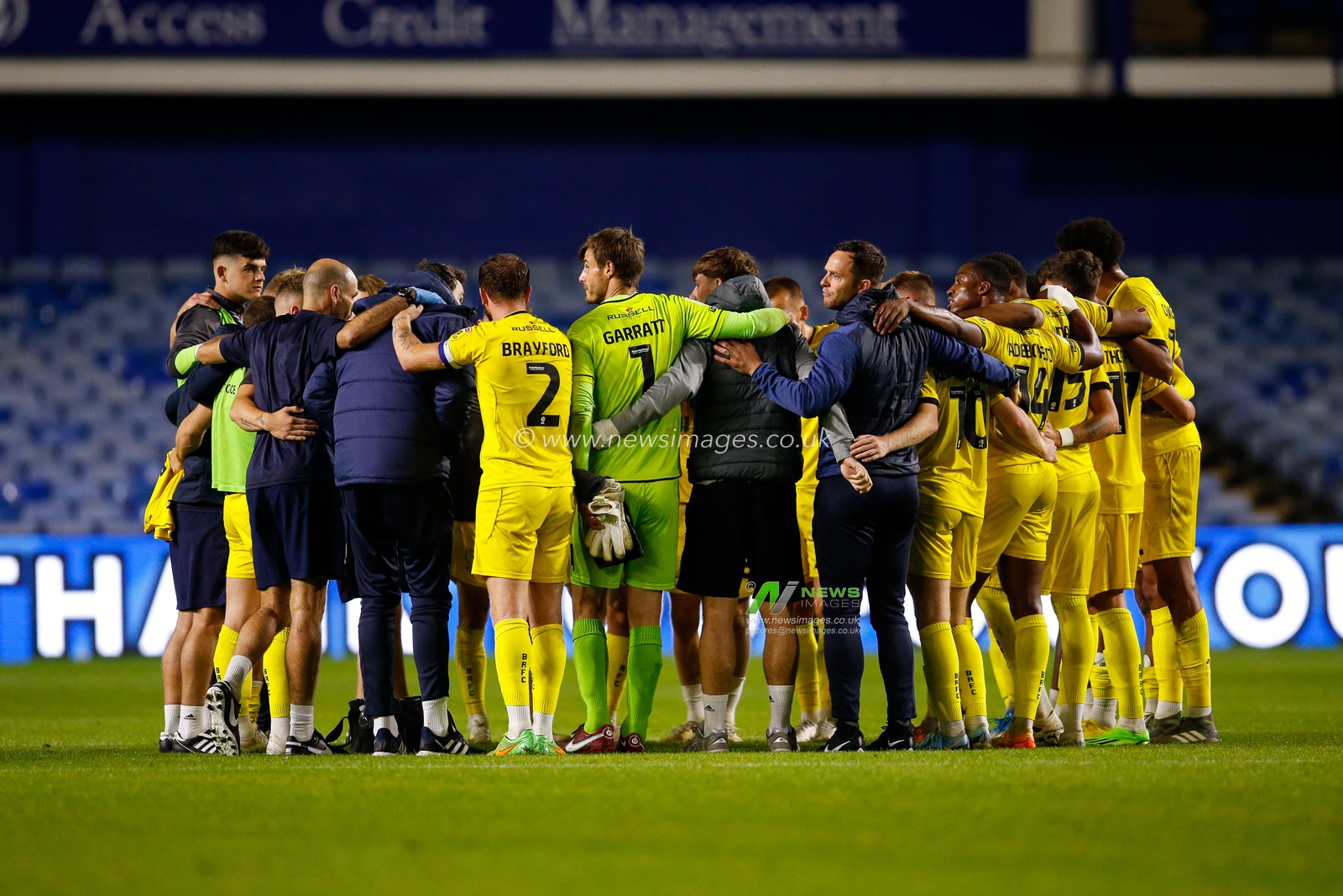 Players of burton albion celebrate winning the Papa John's Trophy match Sheffield Wednesday vs Burton Albion at Hillsborough, Sheffield, United Kingdom, 20th September 2022

(Photo by Ben Early/News Images)
