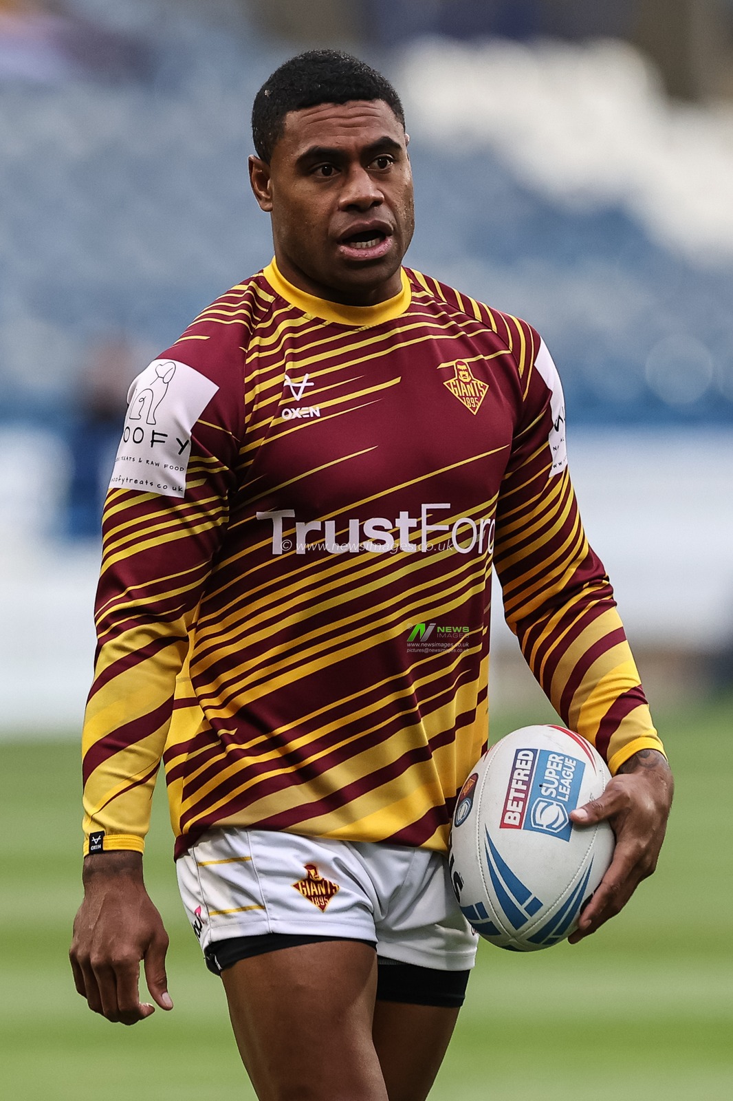 Kevin Naiqama of Huddersfield Giants during the Betfred Super League Round 12 match Huddersfield Giants vs Leigh Leopards at John Smith's Stadium, Huddersfield, United Kingdom, 24th May 2024

(Photo by Mark Cosgrove/News Images)