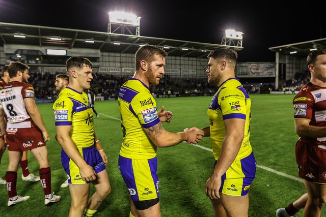 Marc Sneyd of Warrington Wolves shakes hands with Joe Philbin of Warrington Wolves at the end of the game during the Betfred Super League round 21 match Warrington Wolves vs Wigan Warriors at Halliwell Jones Stadium, Warrington, United Kingdom, 8th August 2025

(Photo by Alfie Cosgrove/News Images)