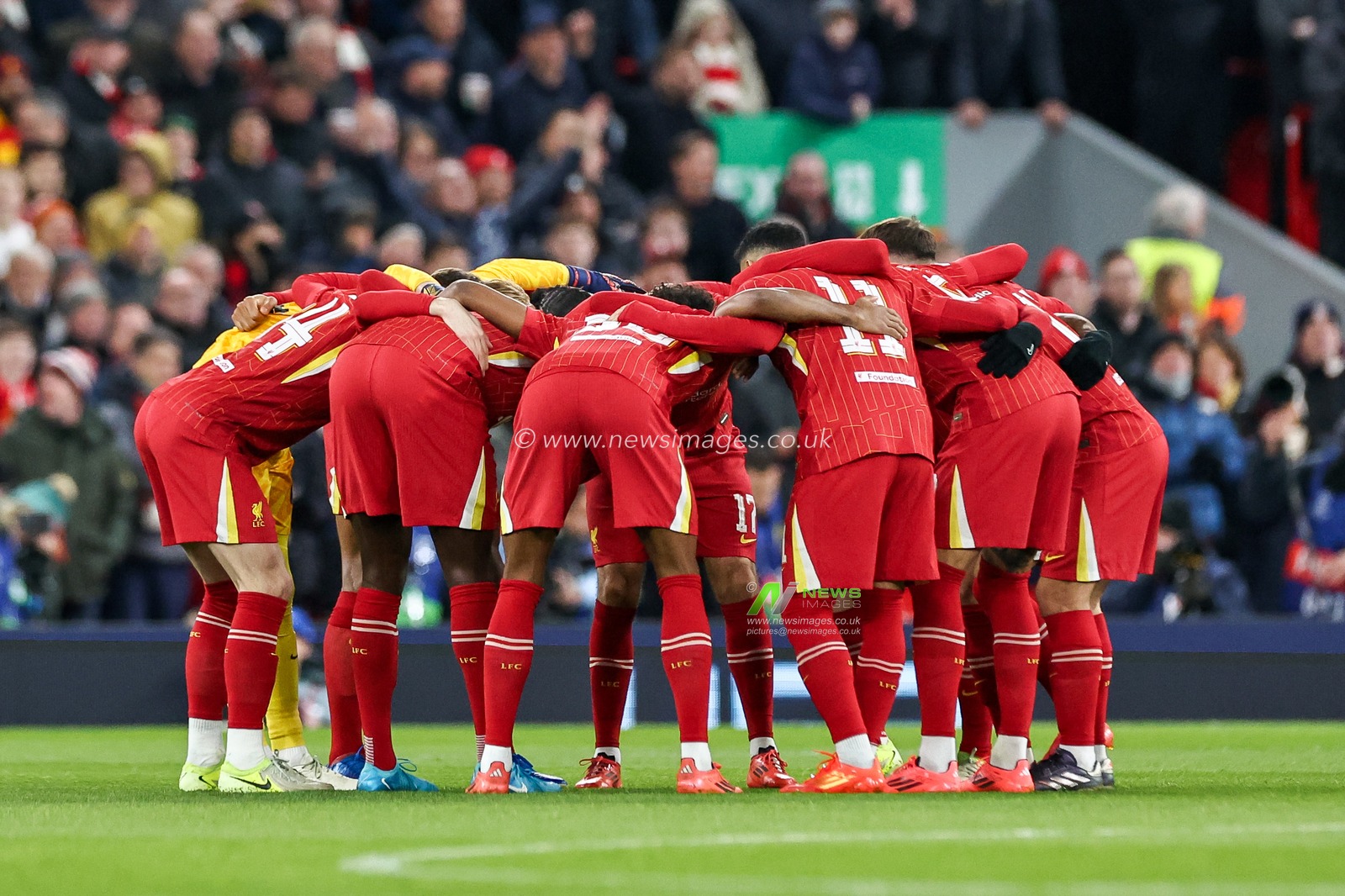 Liverpool enter a huddle prior to the UEFA Champions League, League Phase MD5 Liverpool v Real Madrid at Anfield, Liverpool, United Kingdom, 27th November 2024

(Photo by Mark Cosgrove/News Images)