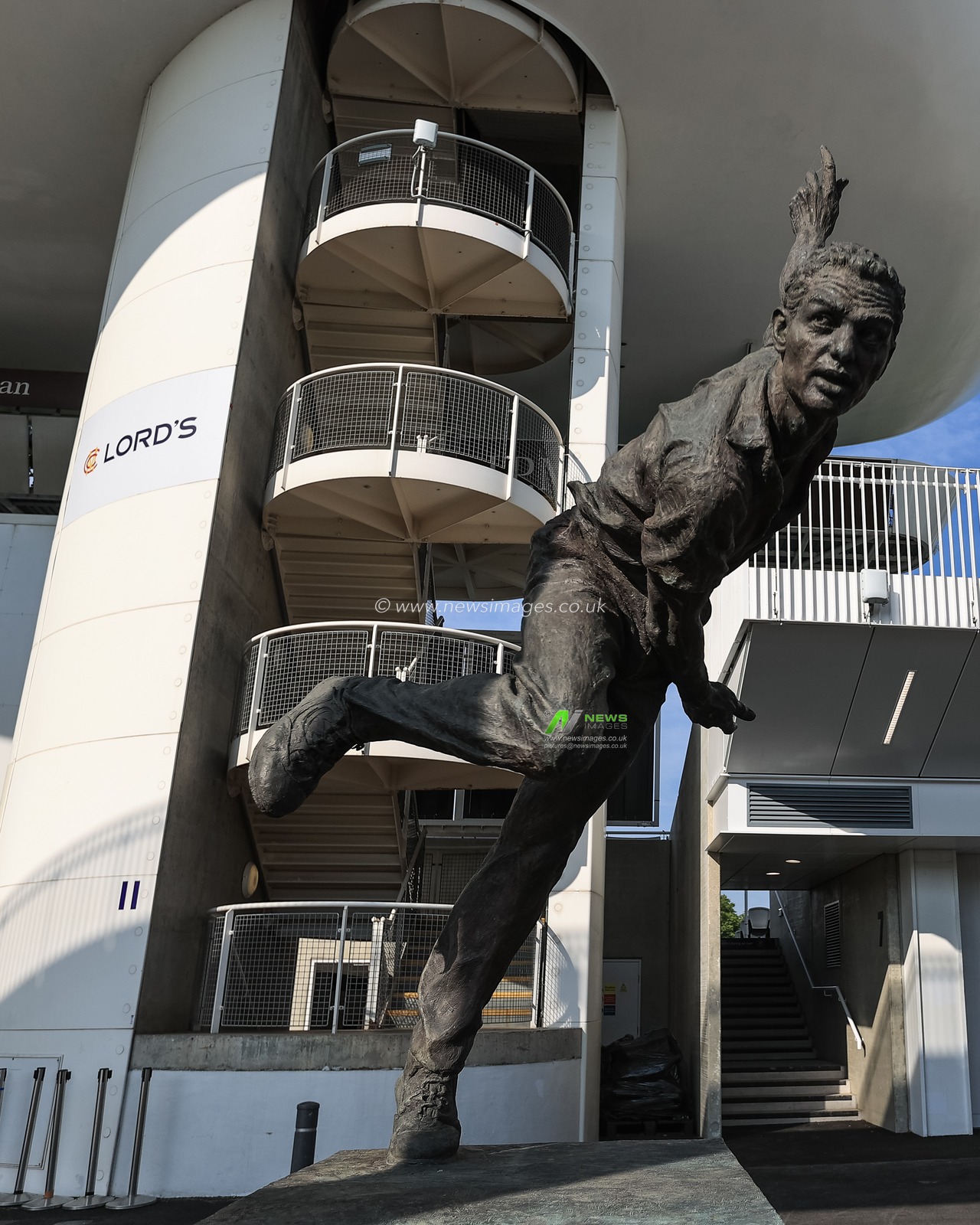 Bowler, Anthony Dufort statue at Lords