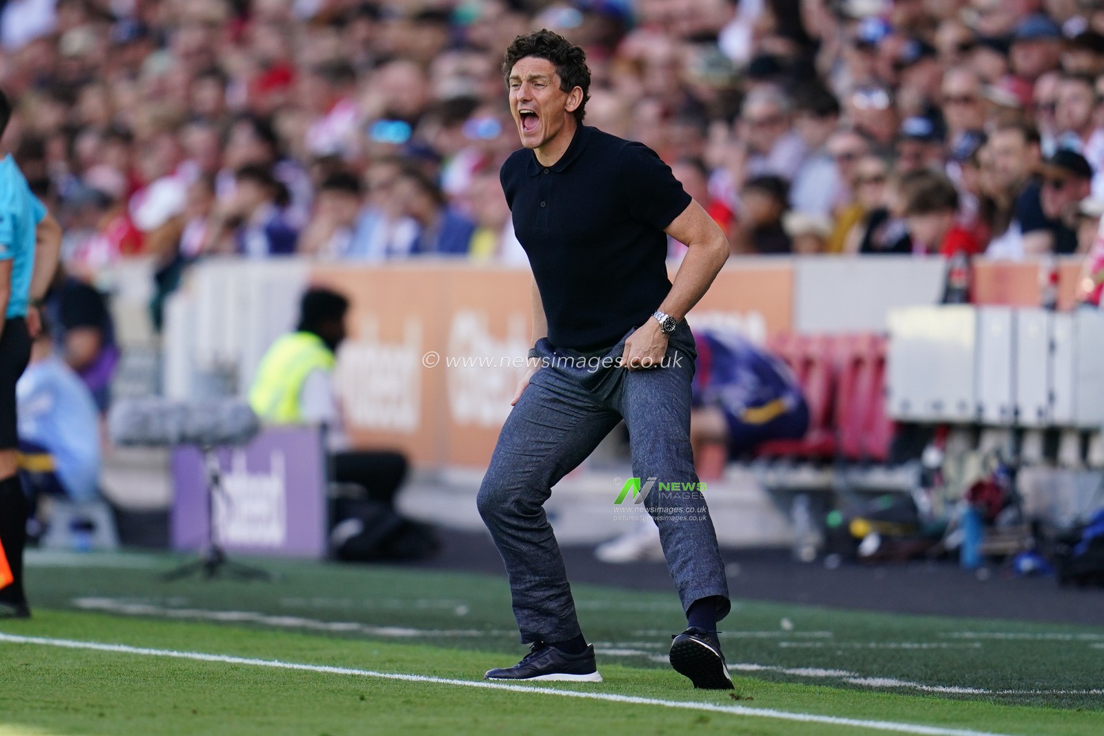 Keith Andrews manager of Brentford during the Premier League match Brentford vs Sunderland at GTECH Community Stadium, London, United Kingdom on 05 September 2026

(Photo by Harvey Murphy/News Images)