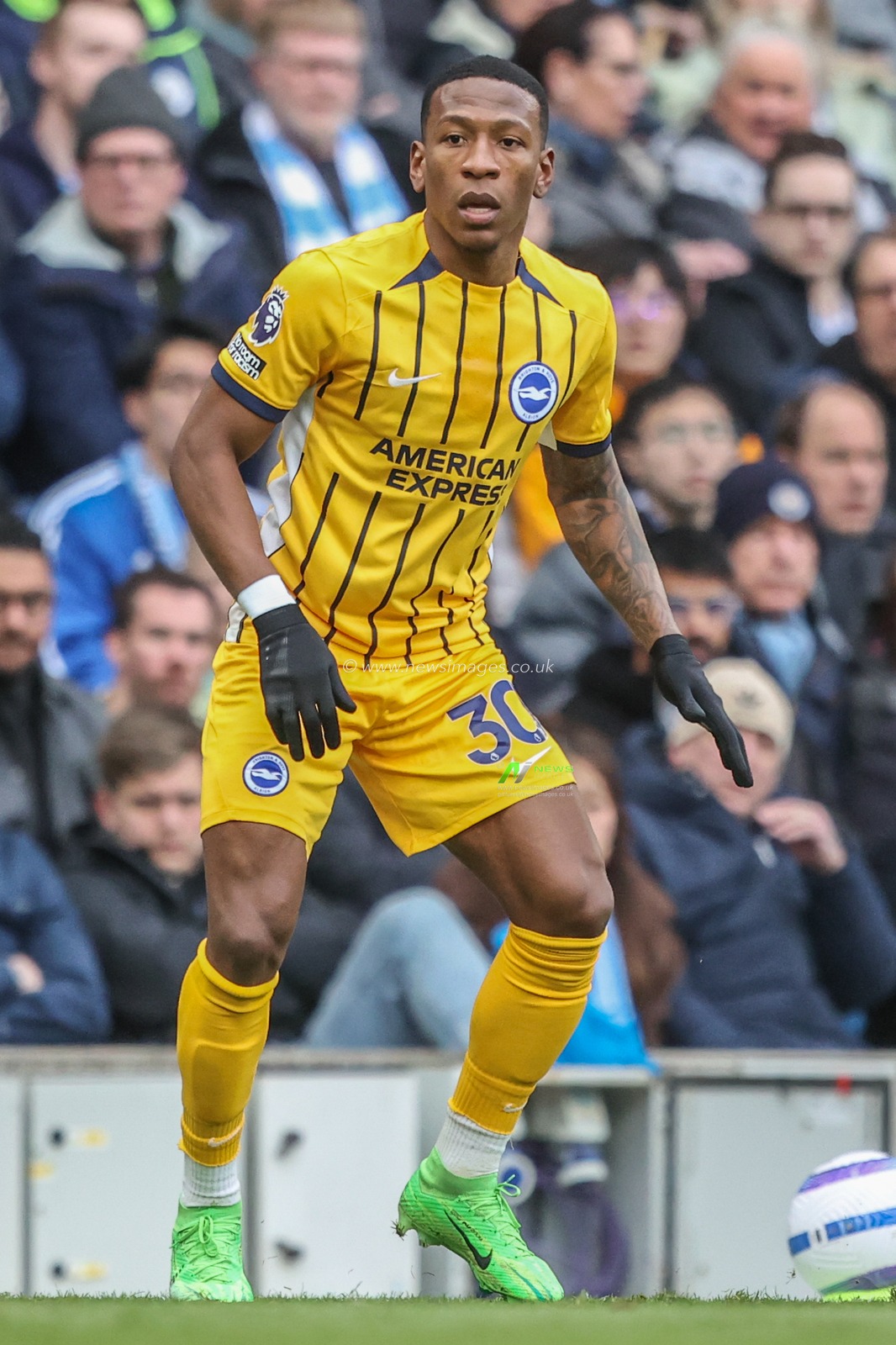 Pervis EstupiÃ±Ã¡n of Brighton & Hove Albion during the Premier League match Manchester City vs Brighton and Hove Albion at Etihad Stadium, Manchester, United Kingdom, 15th March 2025

(Photo by Alfie Cosgrove/News Images)