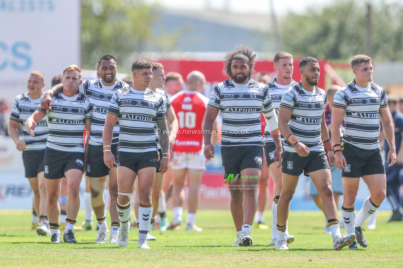 Hull FC players after the Betfred Super League Round 18 match Hull KR vs Hull FC at Sewell Group Craven Park, Kingston upon Hull, United Kingdom, 9th July 2023

(Photo by Gareth Evans/News Images)