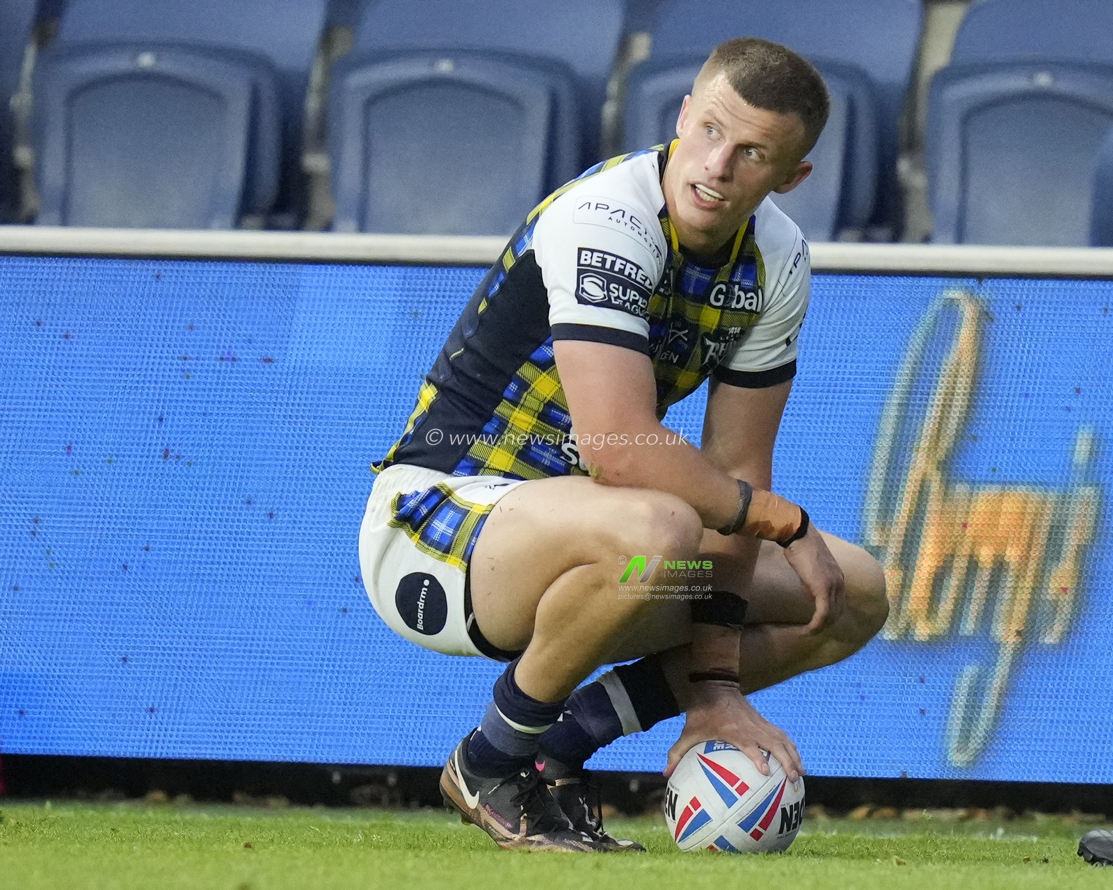 Ash Handley #5 of Leeds Rhinos during the Betfred Super League Round 16 match Leeds Rhinos vs Huddersfield Giants at Headingley Stadium, Leeds, United Kingdom, 23rd June 2023

(Photo by Steve Flynn/News Images)