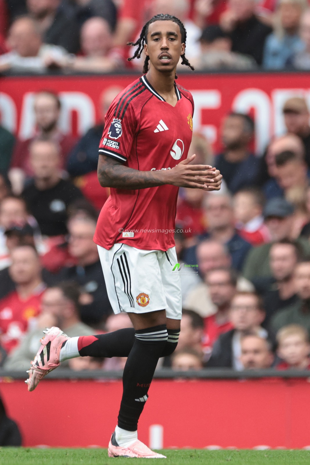Leny Yoro of Manchester United during the Premier League match Manchester United vs Burnley at Old Trafford, Manchester, United Kingdom, 30th August 2025

(Photo by Mark Cosgrove/News Images)