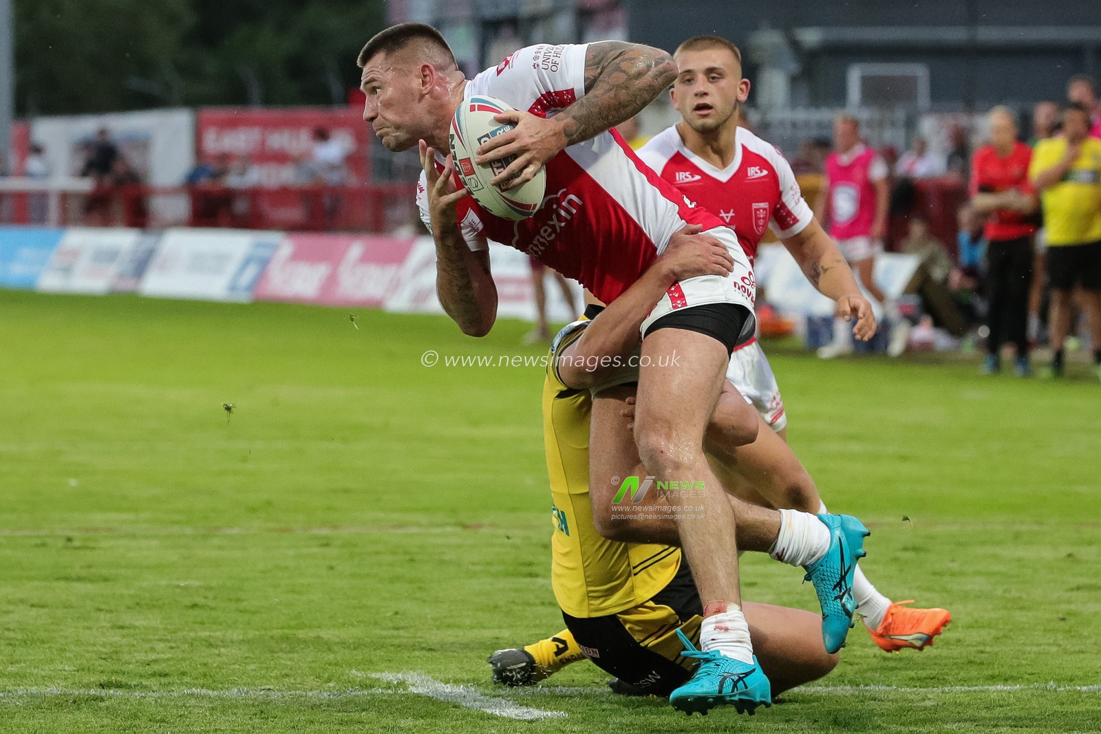 Shaun Kenny-Dowall #4 of Hull KR in action during the Betfred Super League Round 20 match Hull KR vs Castleford Tigers at Sewell Group Craven Park, Kingston upon Hull, United Kingdom, 28th July 2023

(Photo by James Heaton/News Images)