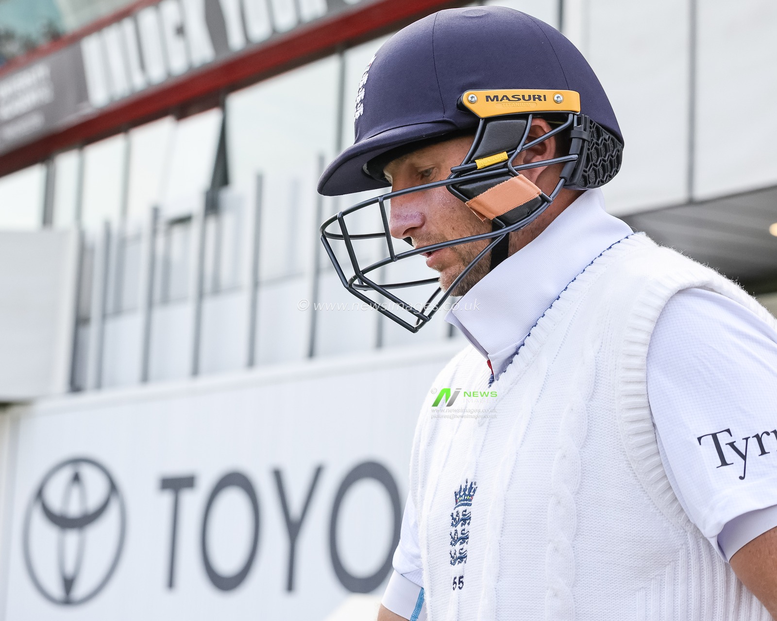 Joe Root of England heads out to bat during the 4th Rothesay Test Match match Day 3 England vs India at Old Trafford Cricket Ground, Manchester, United Kingdom, 25th July 2025

(Photo by Mark Cosgrove/News Images)