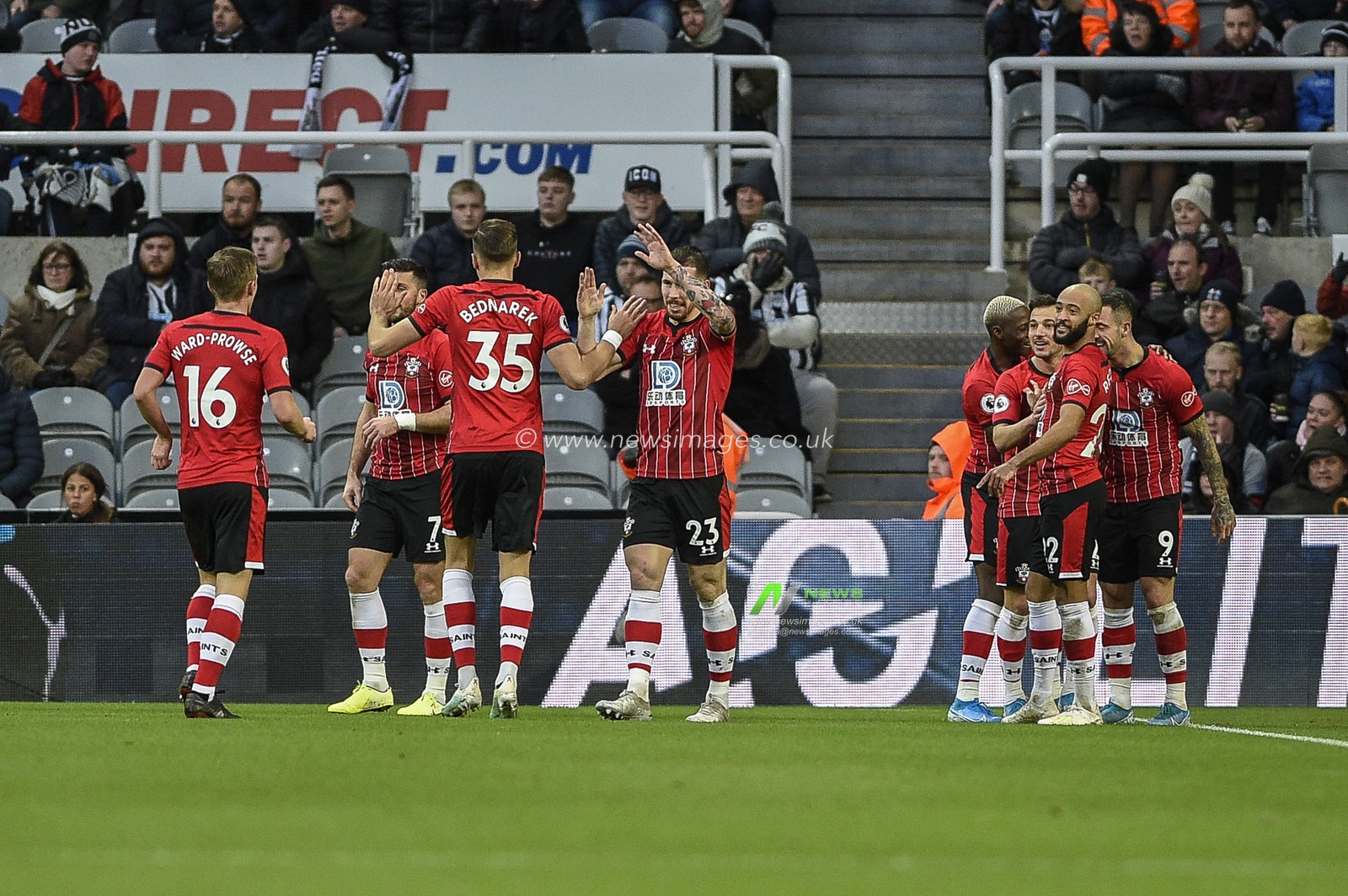 8th December 2019, St. James's Park, Newcastle, England; Premier League, Newcastle United v Southampton : Danny Ings (9) of Southampton celebrates his goal to make it 1-0 

Credit: Iam Burn/News Images