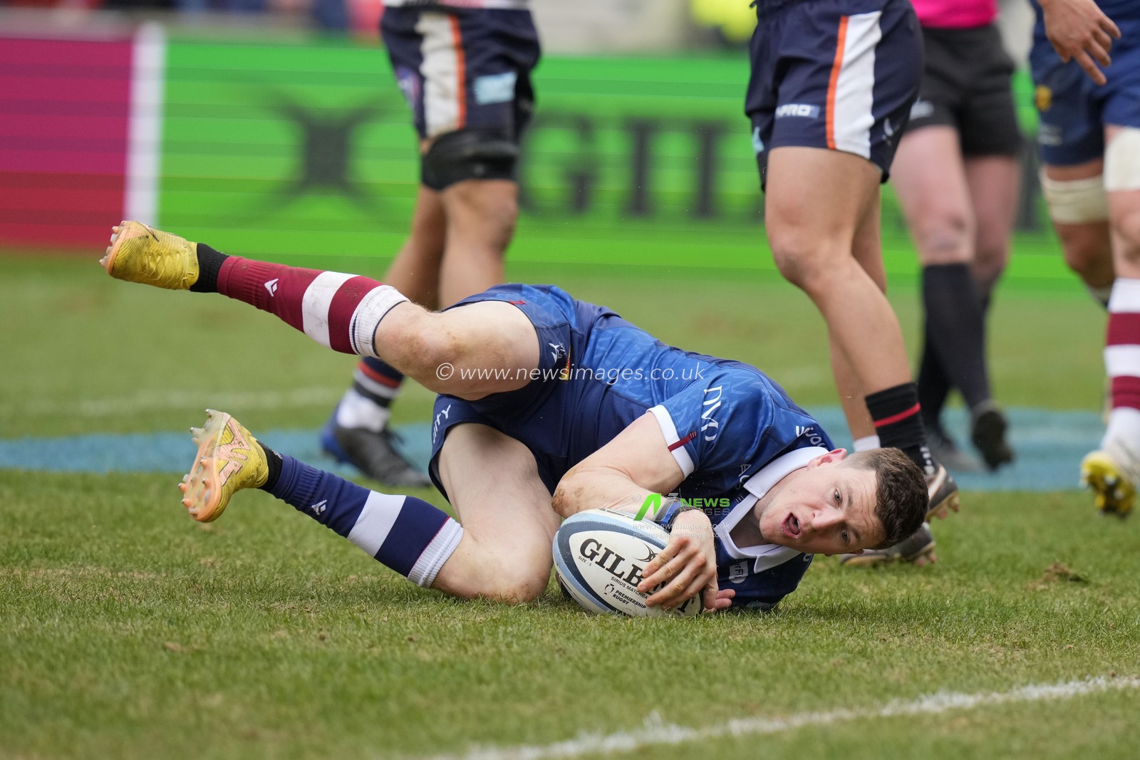 Sam James #13 of Sale Sharks touches down over the try line to score a try during the Gallagher Premiership match Sale Sharks vs Saracens at AJ Bell Stadium, Eccles, United Kingdom, 5th March 2023

(Photo by Steve Flynn/News Images)